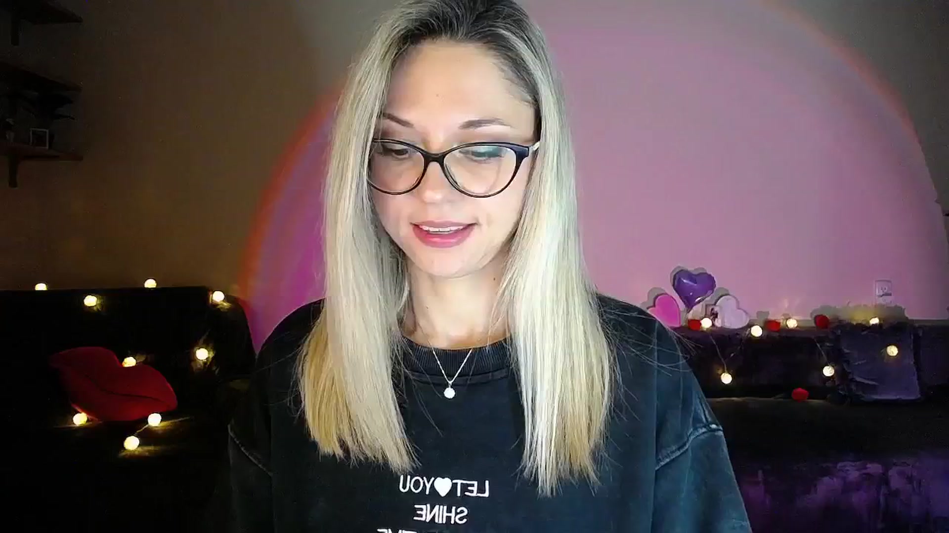 Gallery image thumbnail from Sunshine_alis's myfreecams stream on, 10/01/2025, 19:48 image 1 of 20