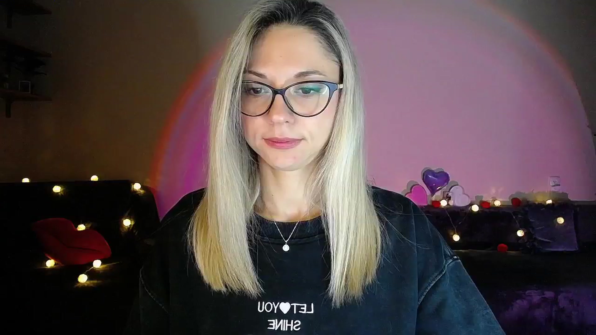 Gallery image thumbnail from Sunshine_alis's myfreecams stream on, 10/01/2025, 19:48 image 2 of 20