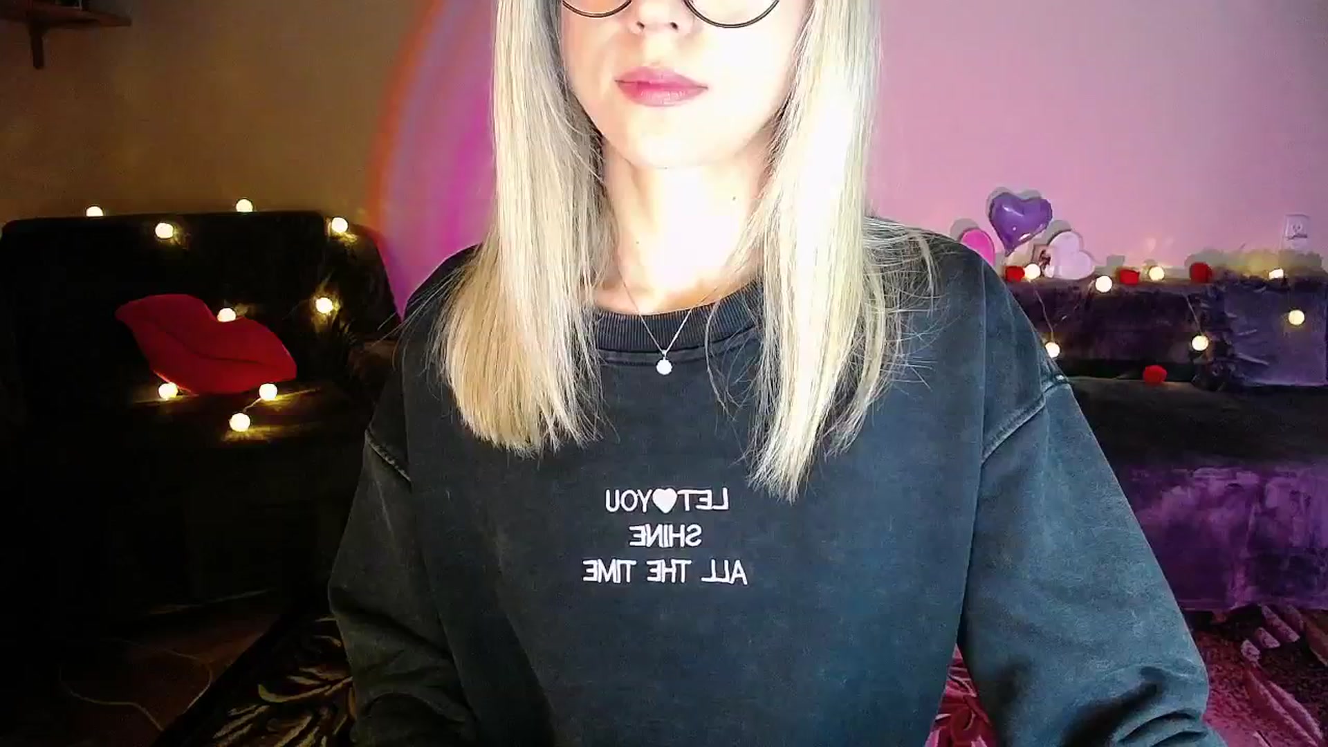 Gallery image thumbnail from Sunshine_alis's myfreecams stream on, 10/01/2025, 19:48 image 10 of 20