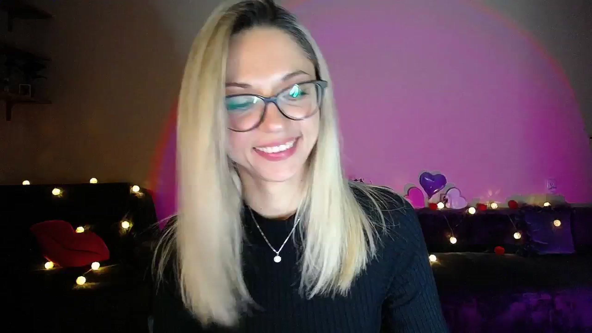 Gallery image thumbnail from Sunshine_alis's myfreecams stream on, 10/02/2025, 17:58 image 10 of 20