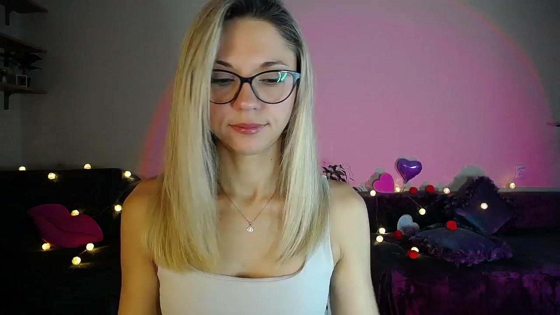 Gallery image thumbnail from Sunshine_alis's myfreecams stream on, 10/03/2025, 16:02 image 3 of 20