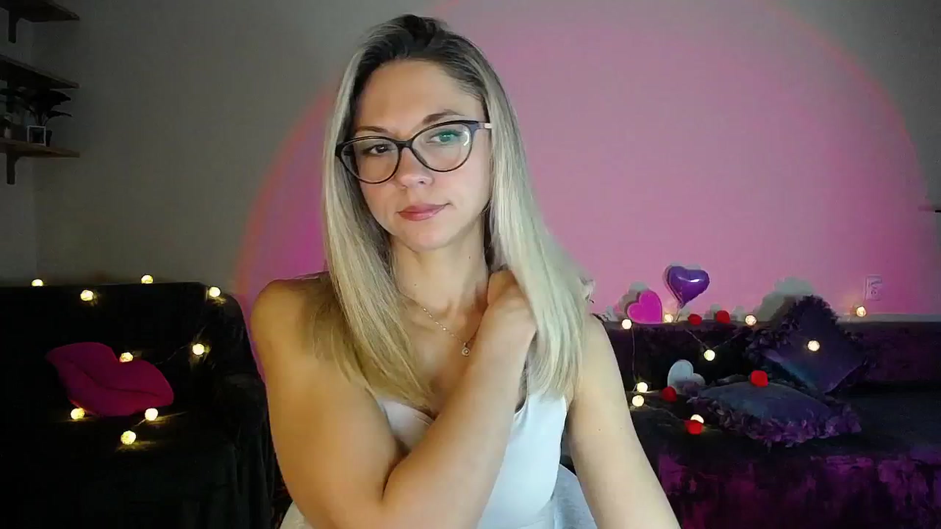 Gallery image thumbnail from Sunshine_alis's myfreecams stream on, 10/03/2025, 16:02 image 1 of 20