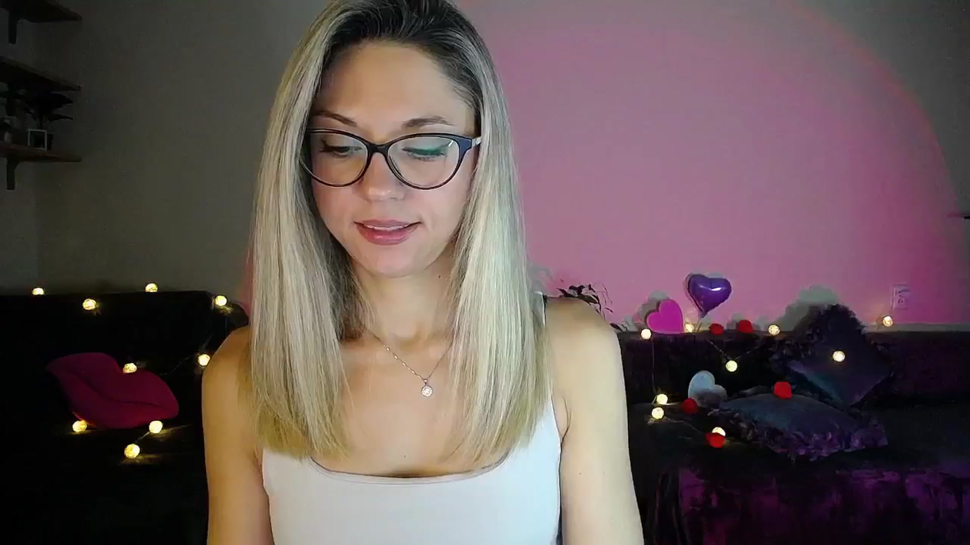 Gallery image thumbnail from Sunshine_alis's myfreecams stream on, 10/03/2025, 16:02 image 19 of 20