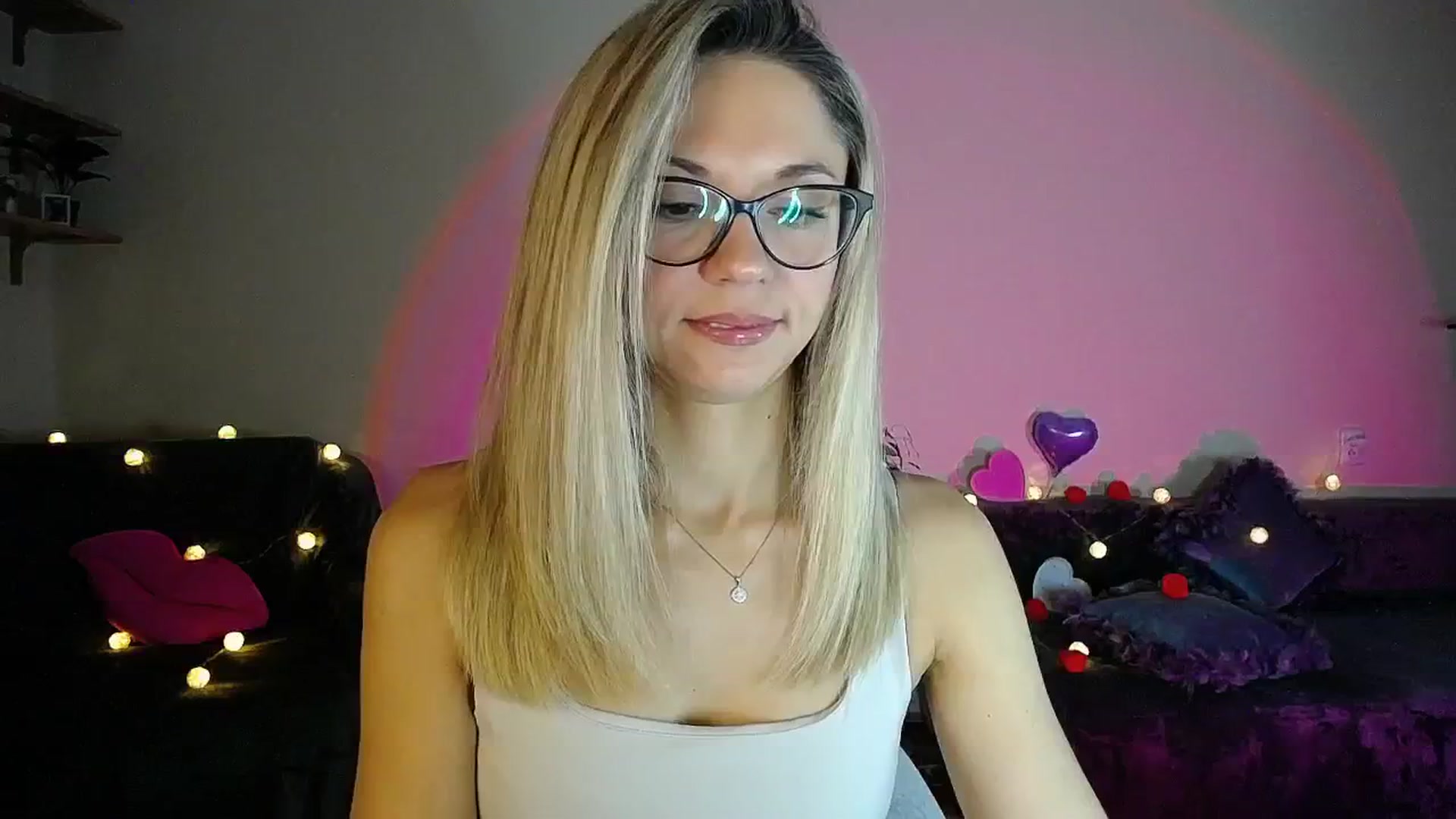 Gallery image thumbnail from Sunshine_alis's myfreecams stream on, 10/03/2025, 16:02 image 20 of 20