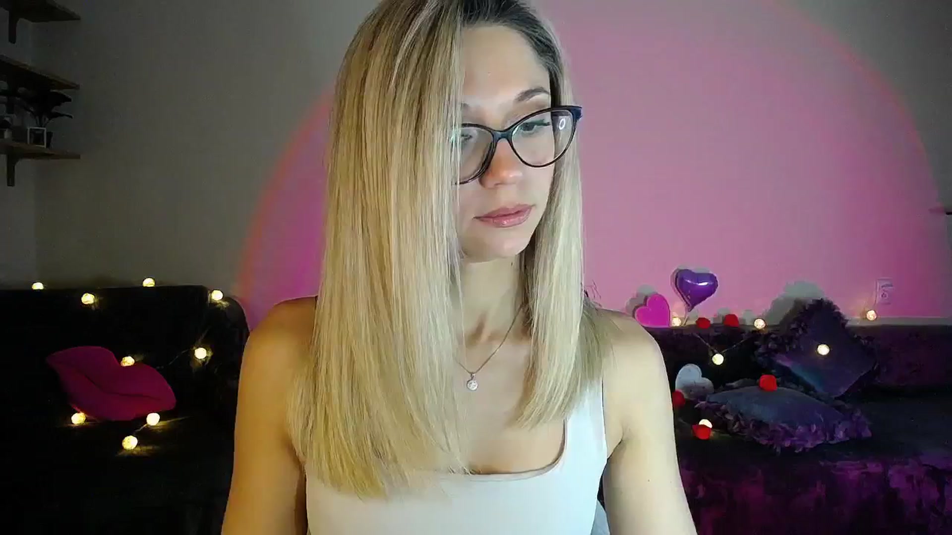 Gallery image thumbnail from Sunshine_alis's myfreecams stream on, 10/03/2025, 16:02 image 8 of 20
