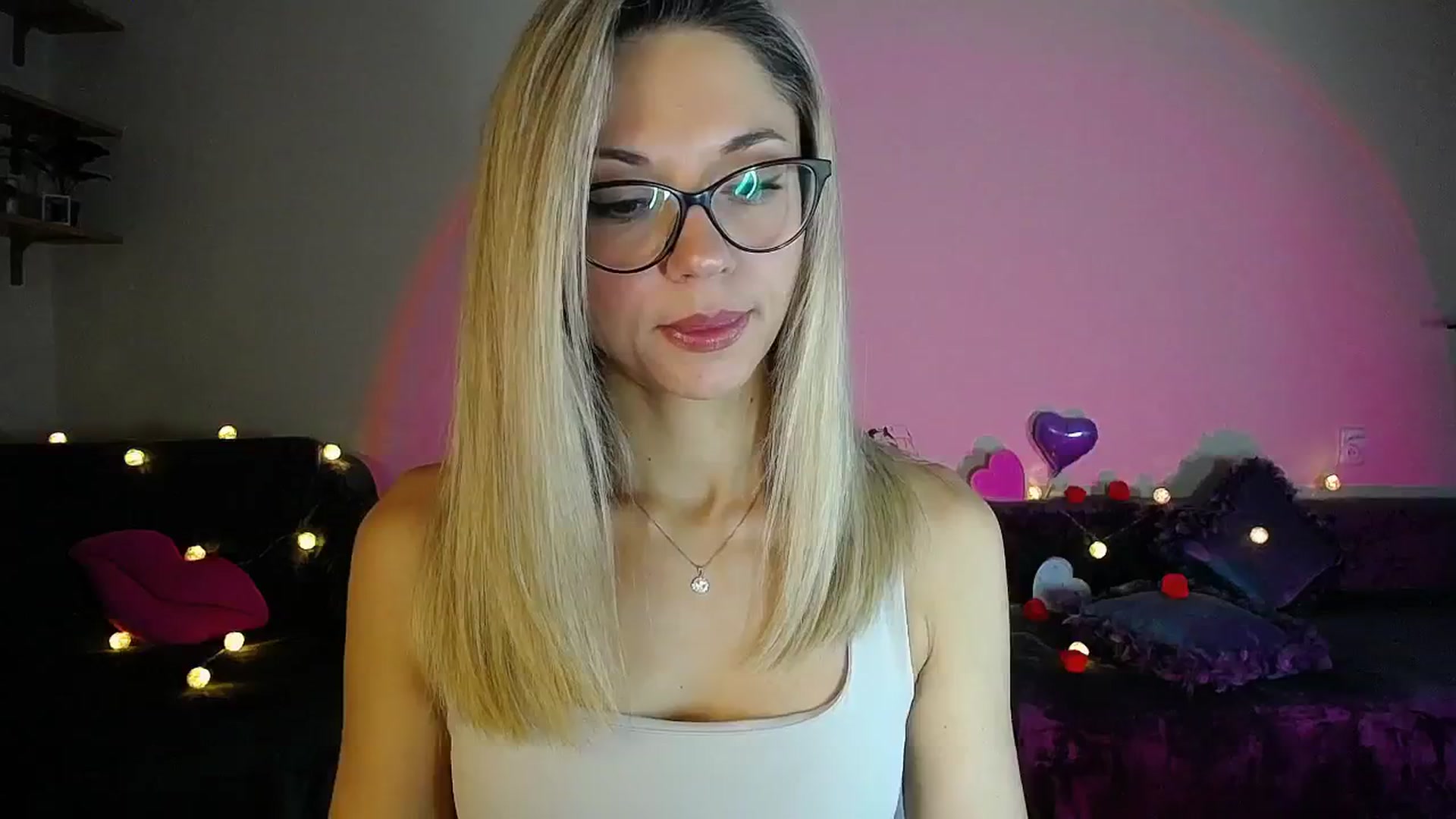 Gallery image thumbnail from Sunshine_alis's myfreecams stream on, 10/03/2025, 16:02 image 6 of 20
