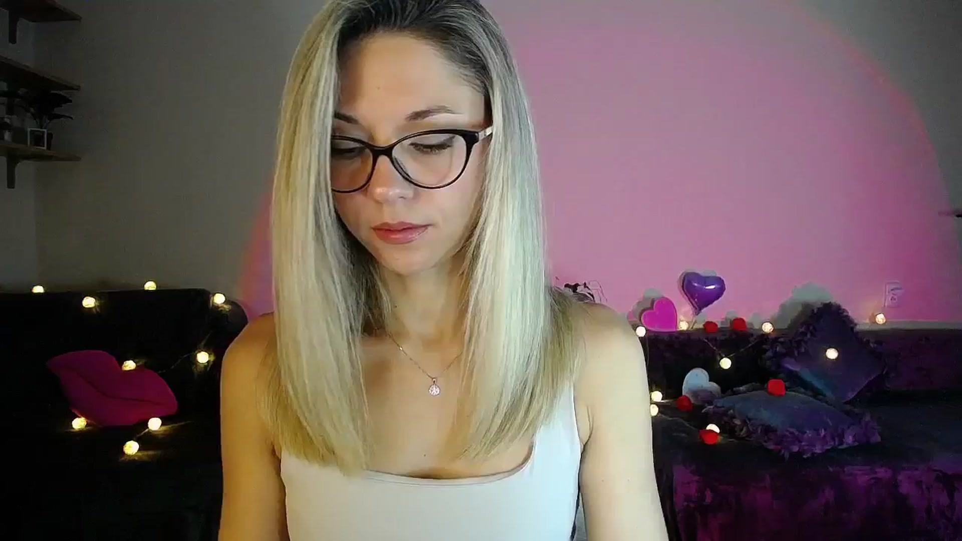 Gallery image thumbnail from Sunshine_alis's myfreecams stream on, 10/03/2025, 16:02 image 9 of 20