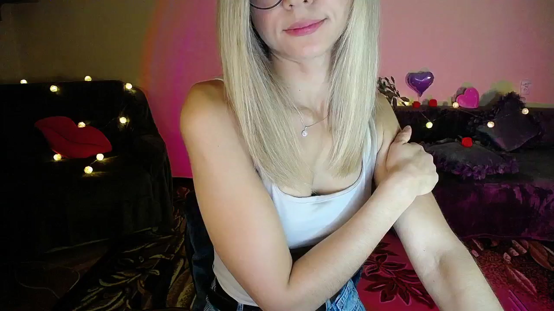 Gallery image thumbnail from Sunshine_alis's myfreecams stream on, 10/03/2025, 17:51 image 15 of 20