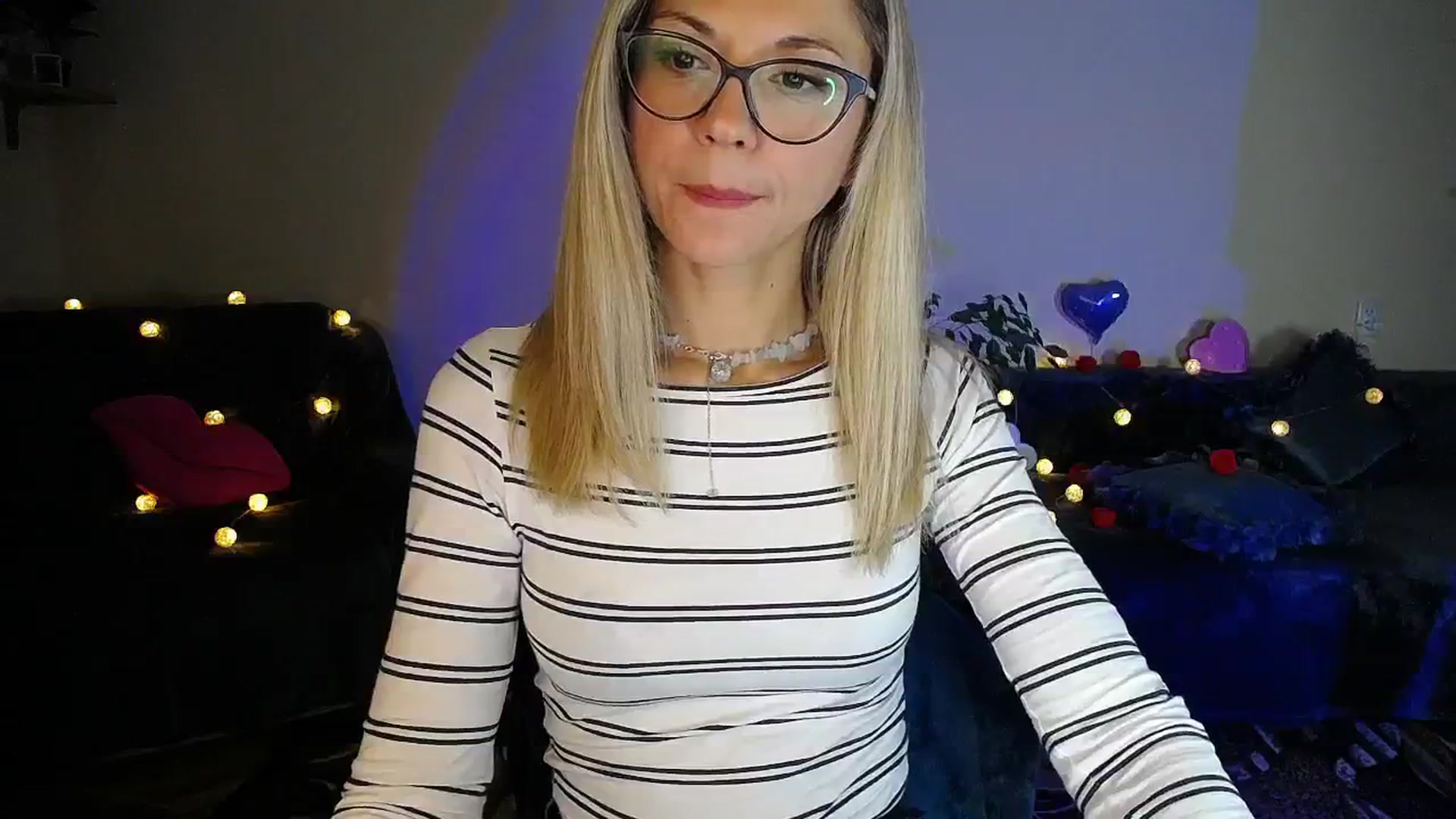 Gallery image thumbnail from Sunshine_alis's myfreecams stream on, 10/06/2025, 16:56 image 13 of 20