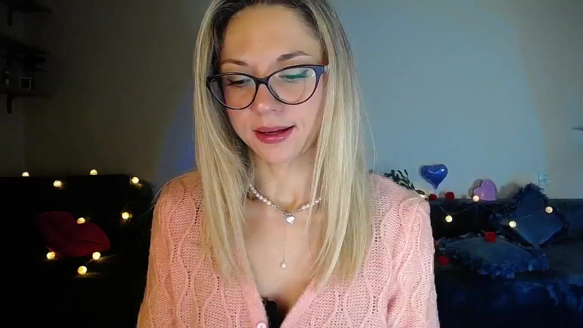 Gallery image thumbnail from Sunshine_alis's myfreecams stream on, 10/07/2025, 15:30 image 1 of 20