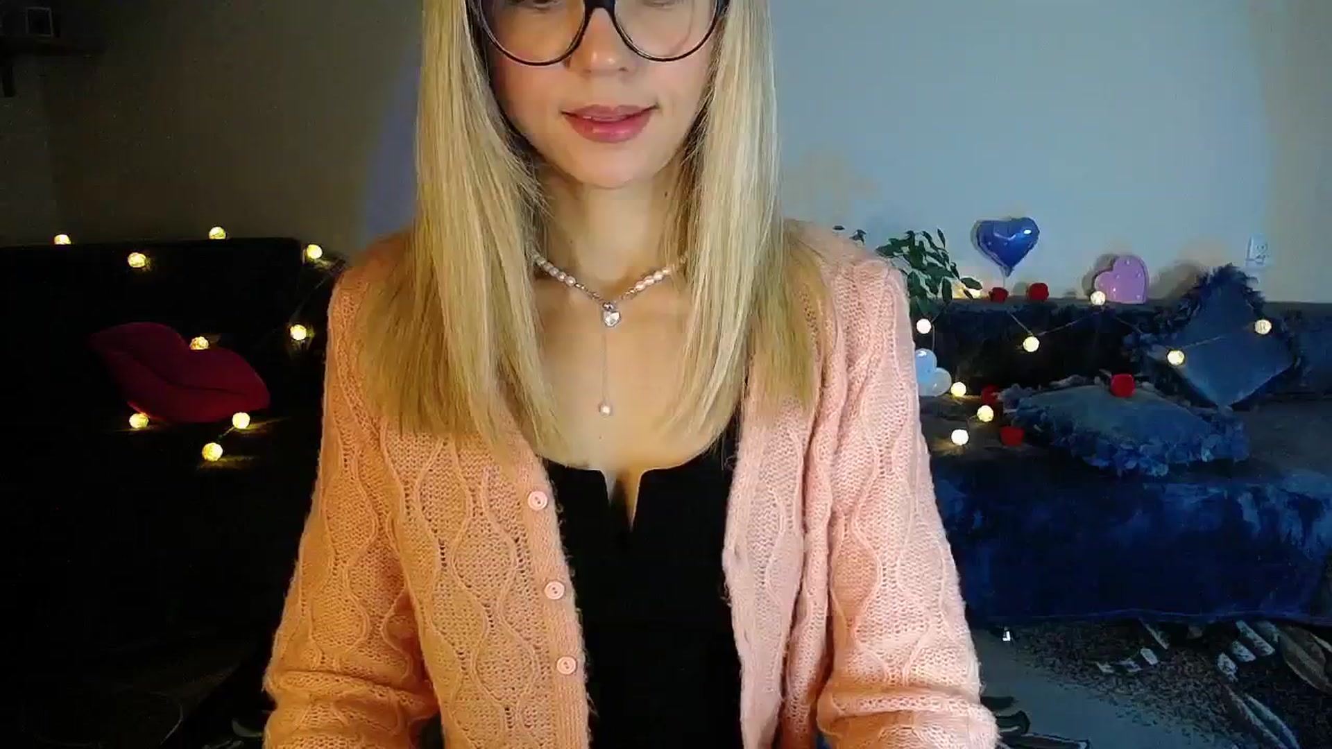 Gallery image thumbnail from Sunshine_alis's myfreecams stream on, 10/07/2025, 15:30 image 19 of 20