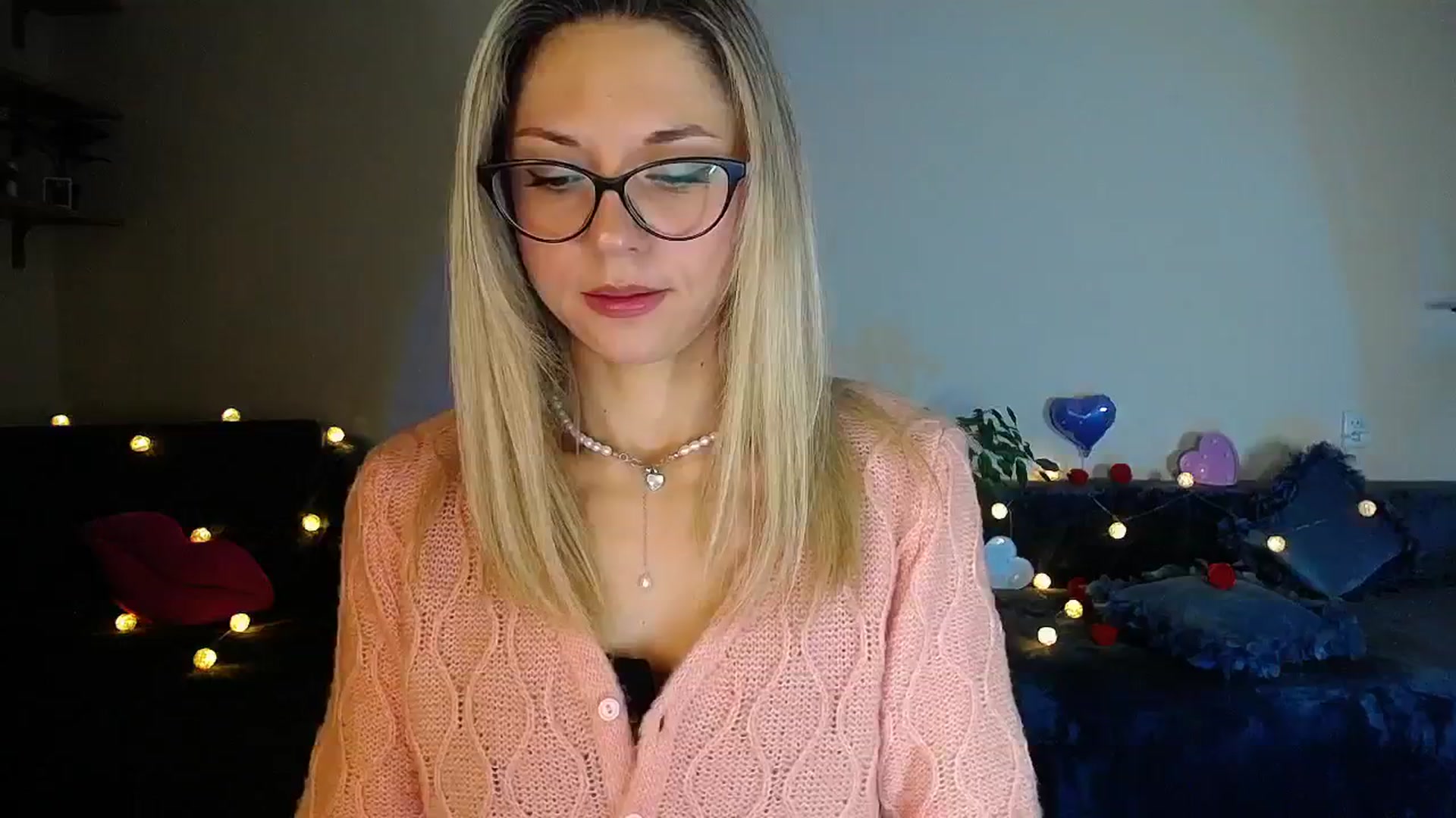 Gallery image thumbnail from Sunshine_alis's myfreecams stream on, 10/07/2025, 15:30 image 9 of 20
