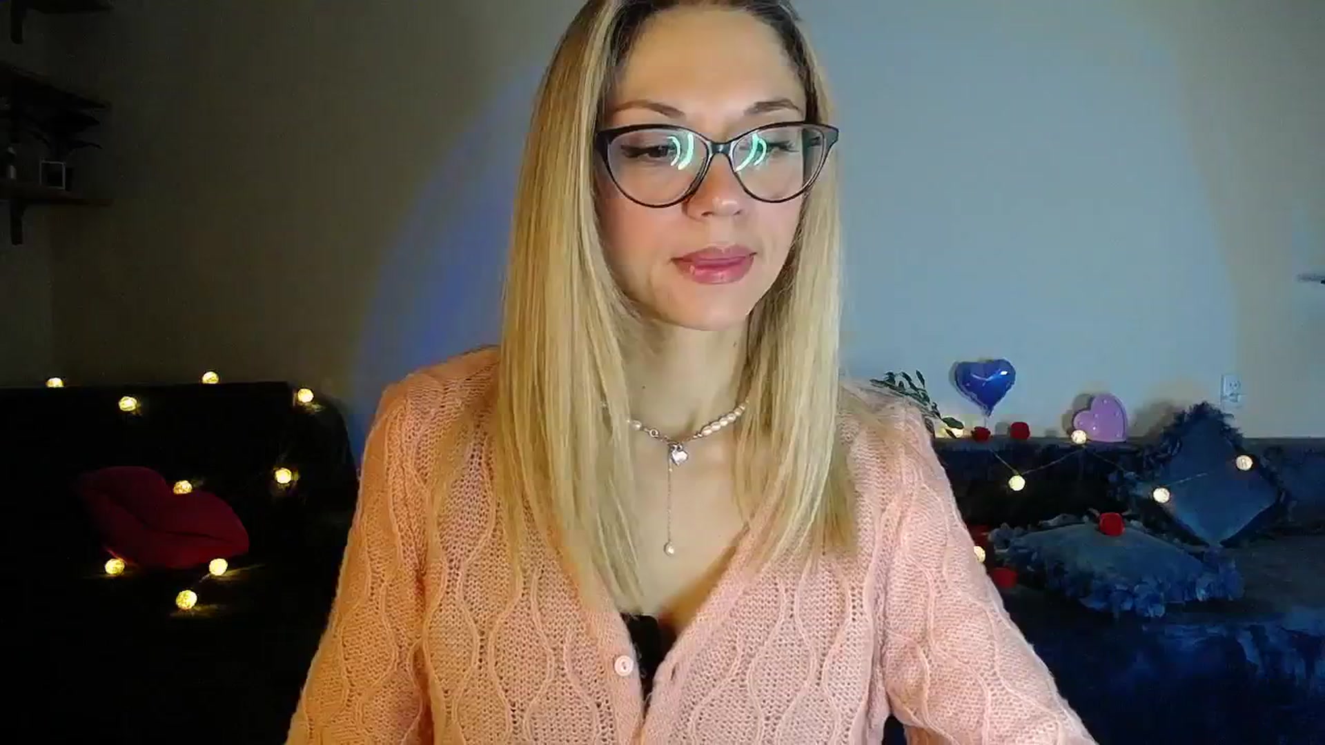 Gallery image thumbnail from Sunshine_alis's myfreecams stream on, 10/07/2025, 15:30 image 7 of 20