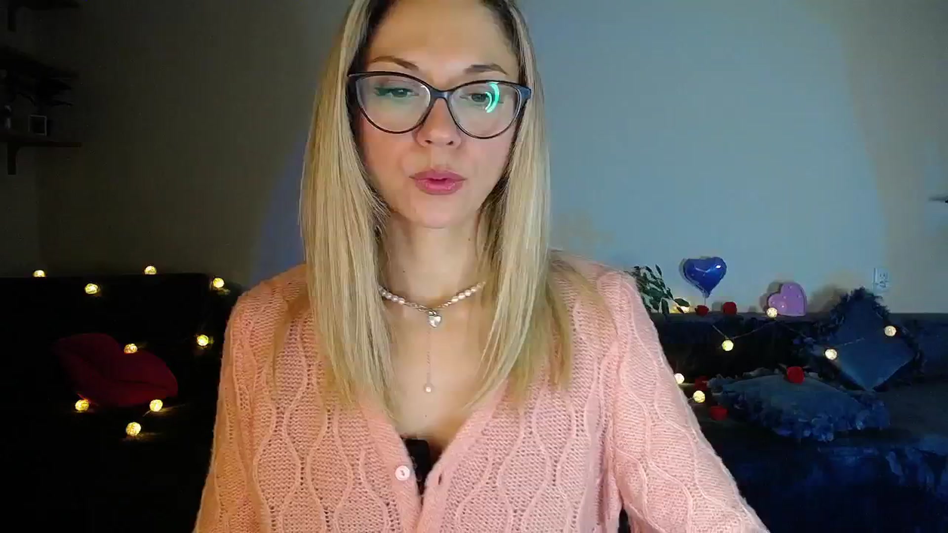 Gallery image thumbnail from Sunshine_alis's myfreecams stream on, 10/07/2025, 15:30 image 10 of 20