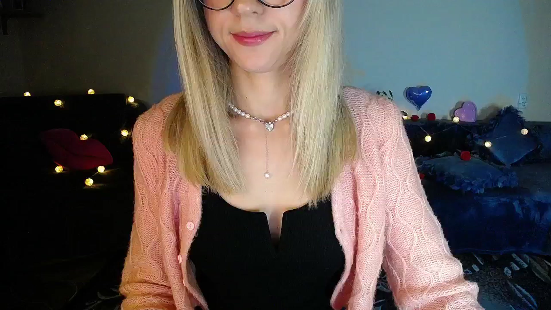 Gallery image thumbnail from Sunshine_alis's myfreecams stream on, 10/07/2025, 17:08 image 4 of 20