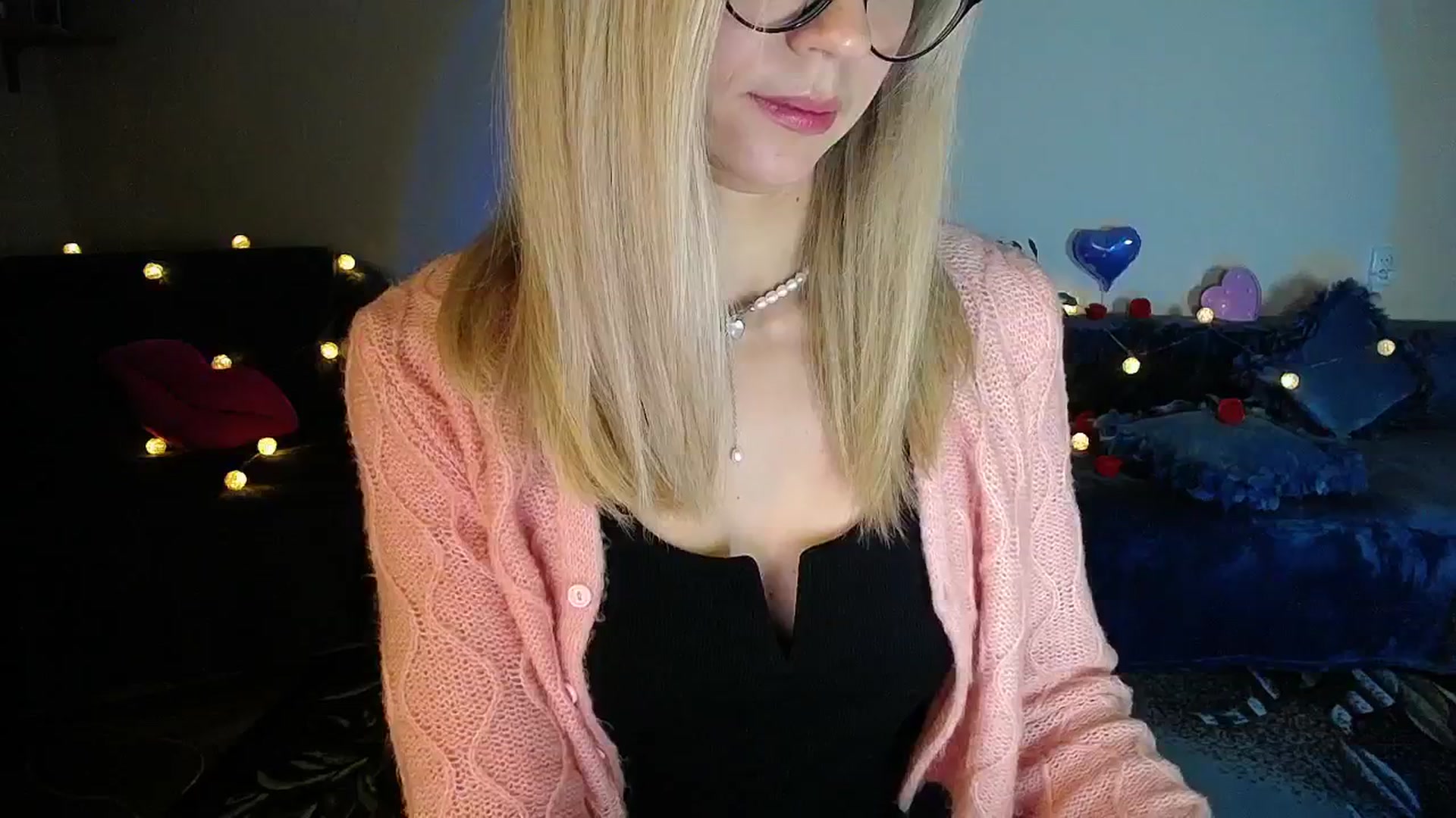 Gallery image thumbnail from Sunshine_alis's myfreecams stream on, 10/07/2025, 17:08 image 5 of 20