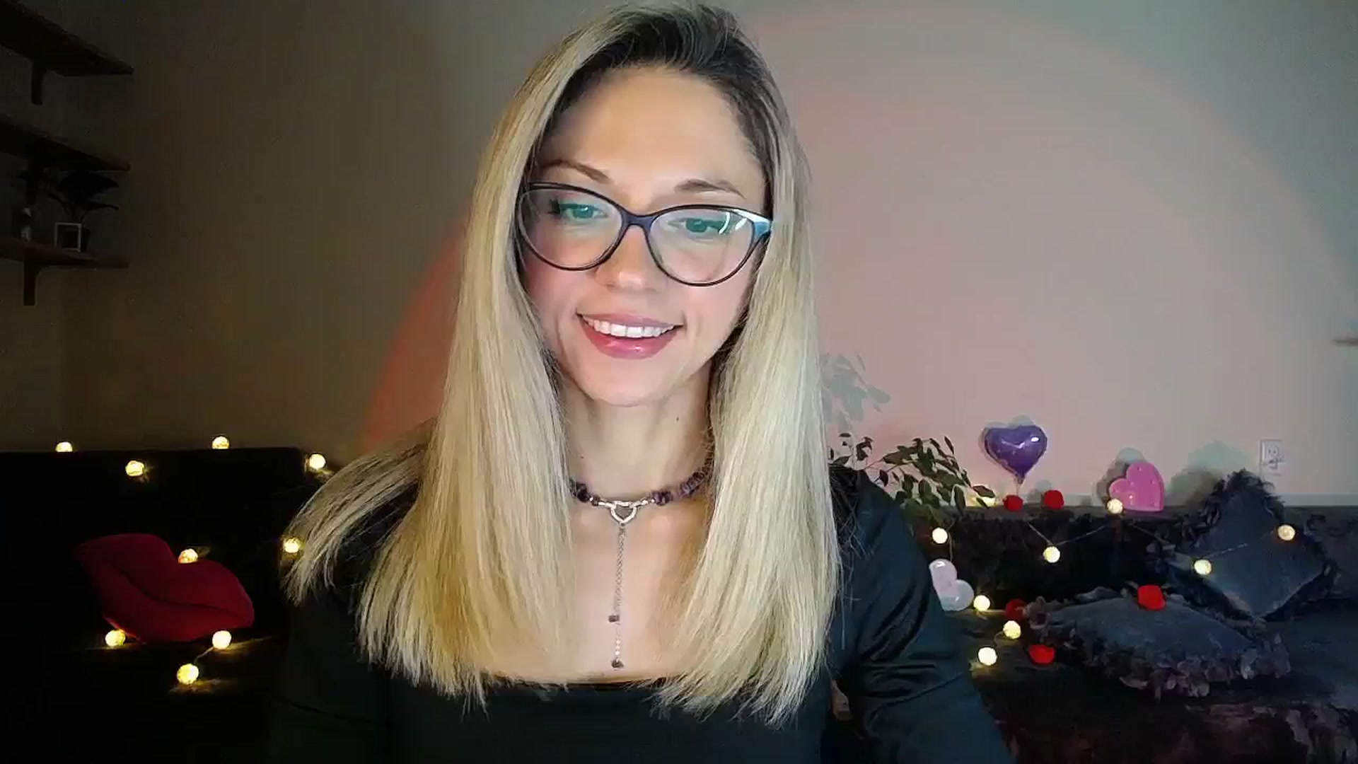 Gallery image thumbnail from Sunshine_alis's myfreecams stream on, 10/08/2025, 16:49 image 3 of 20