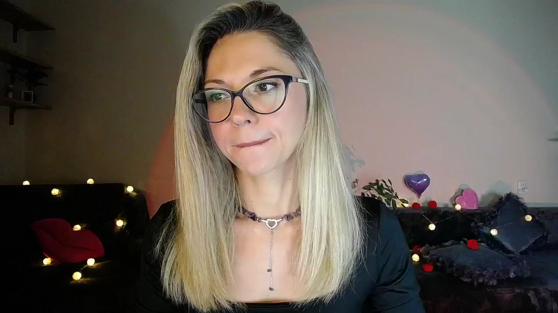 Gallery image thumbnail from Sunshine_alis's myfreecams stream on, 10/08/2025, 16:49 image 8 of 20