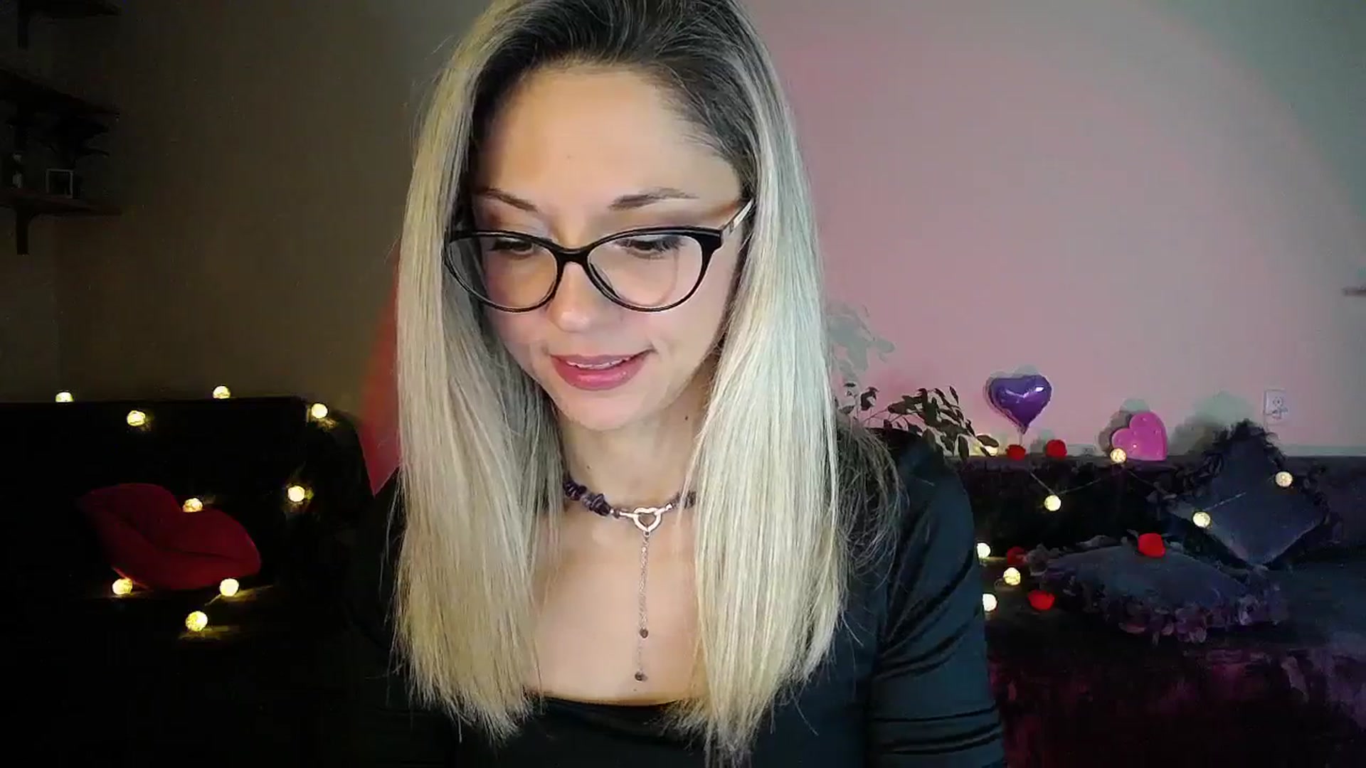 Gallery image thumbnail from Sunshine_alis's myfreecams stream on, 10/08/2025, 19:42 image 17 of 20