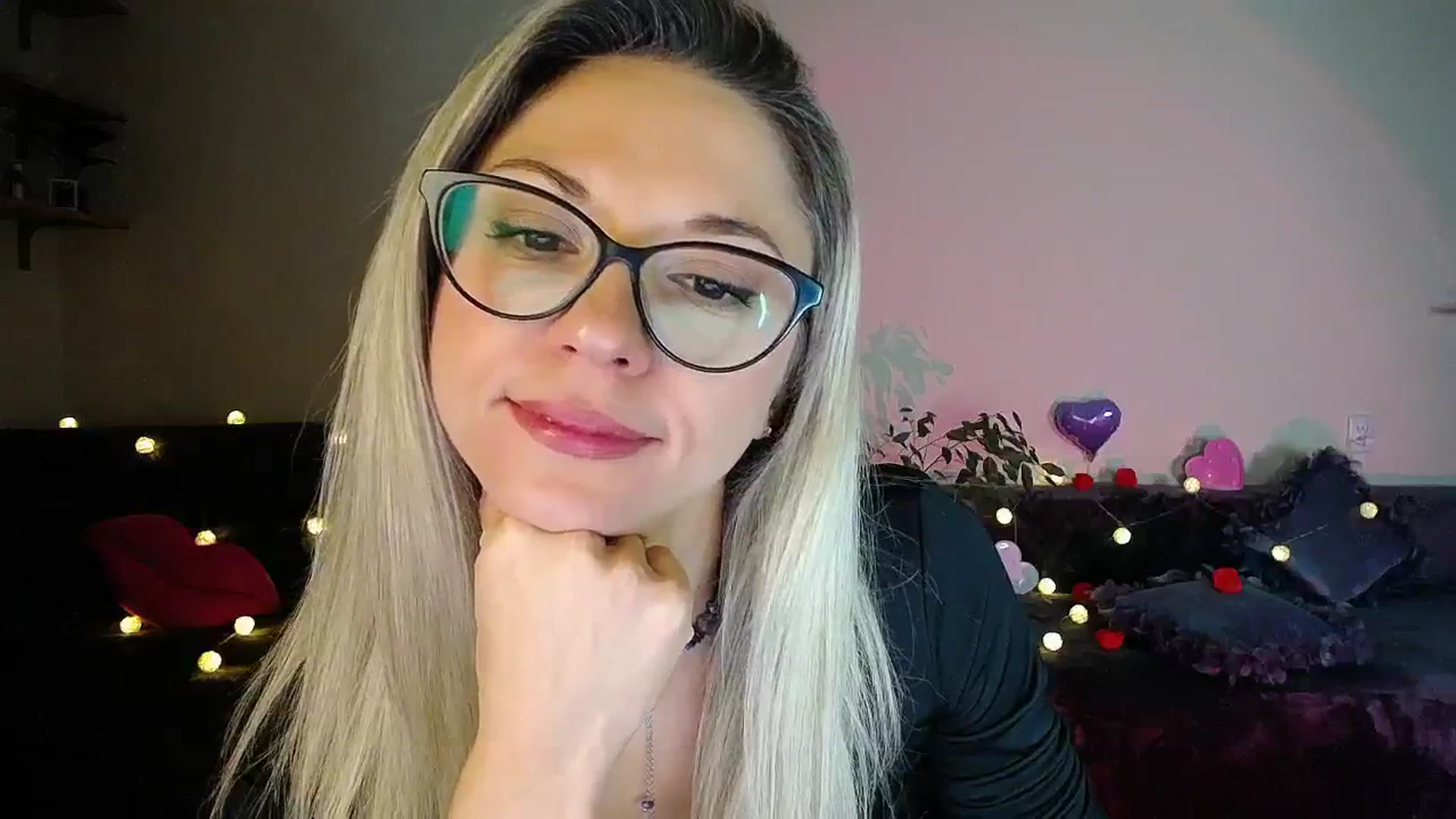 Gallery image thumbnail from Sunshine_alis's myfreecams stream on, 10/08/2025, 19:42 image 8 of 20