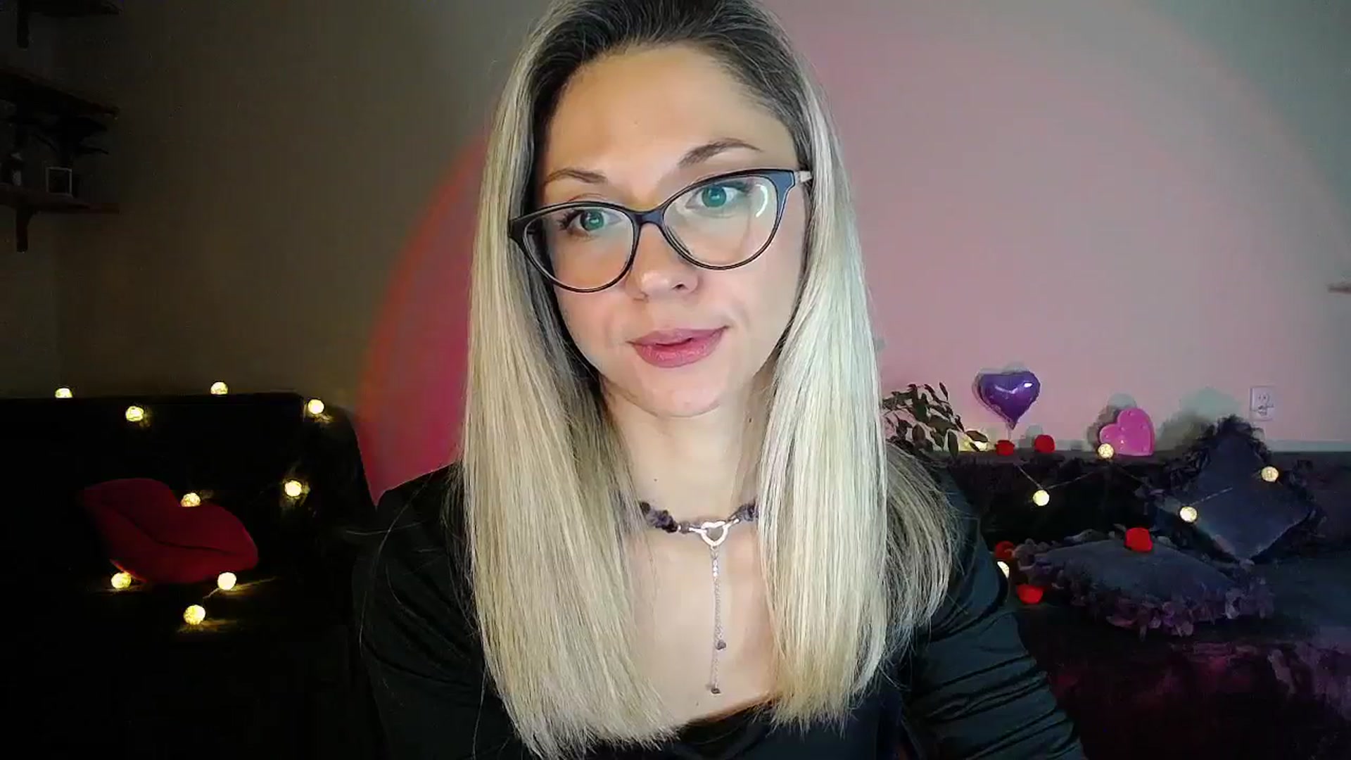Gallery image thumbnail from Sunshine_alis's myfreecams stream on, 10/08/2025, 19:42 image 12 of 20