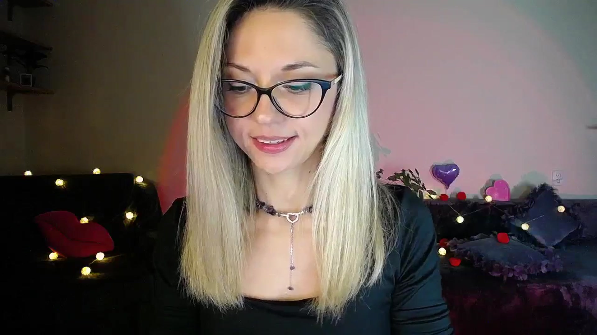 Gallery image thumbnail from Sunshine_alis's myfreecams stream on, 10/08/2025, 19:42 image 16 of 20