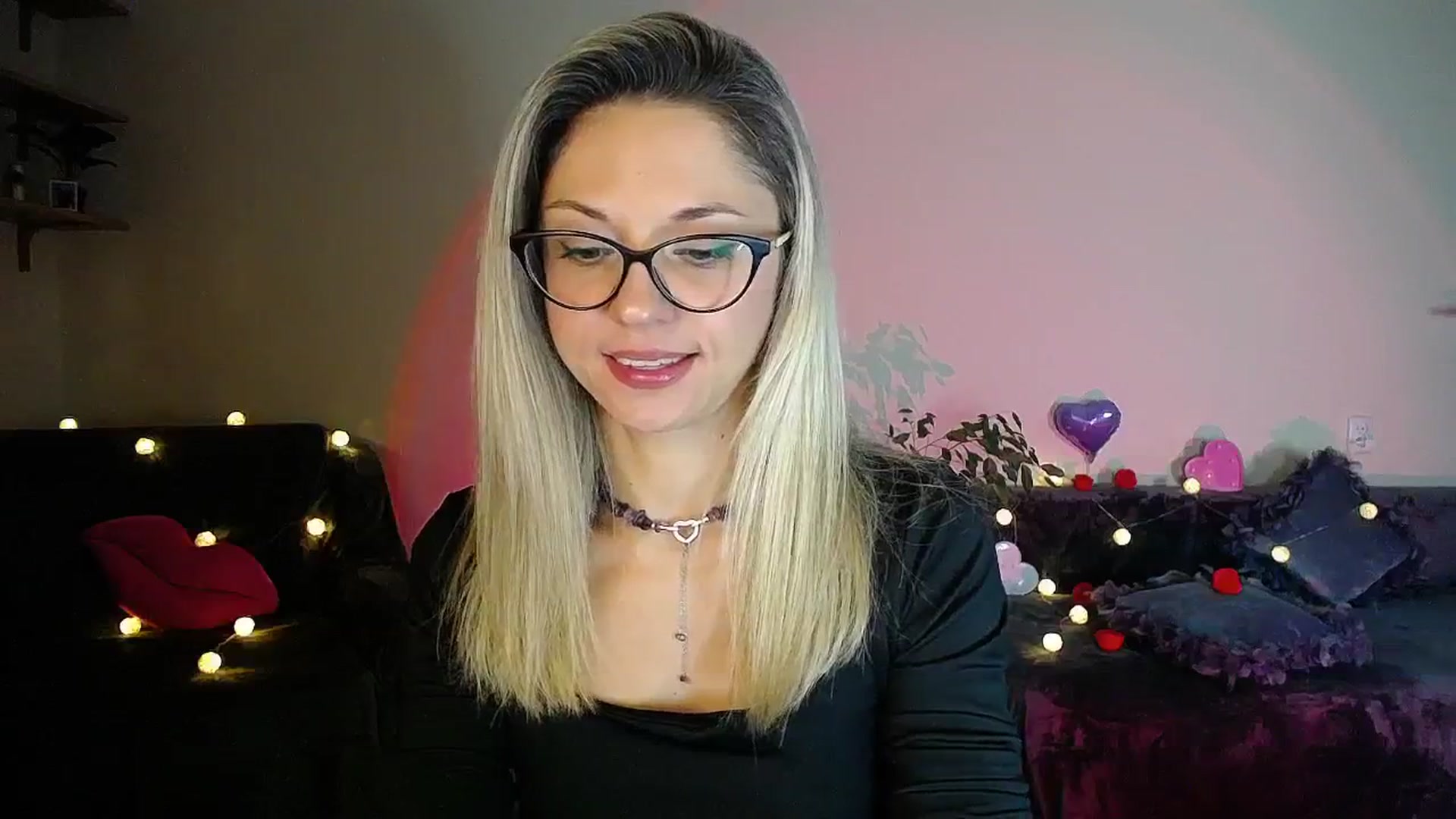 Gallery image thumbnail from Sunshine_alis's myfreecams stream on, 10/08/2025, 19:42 image 3 of 20