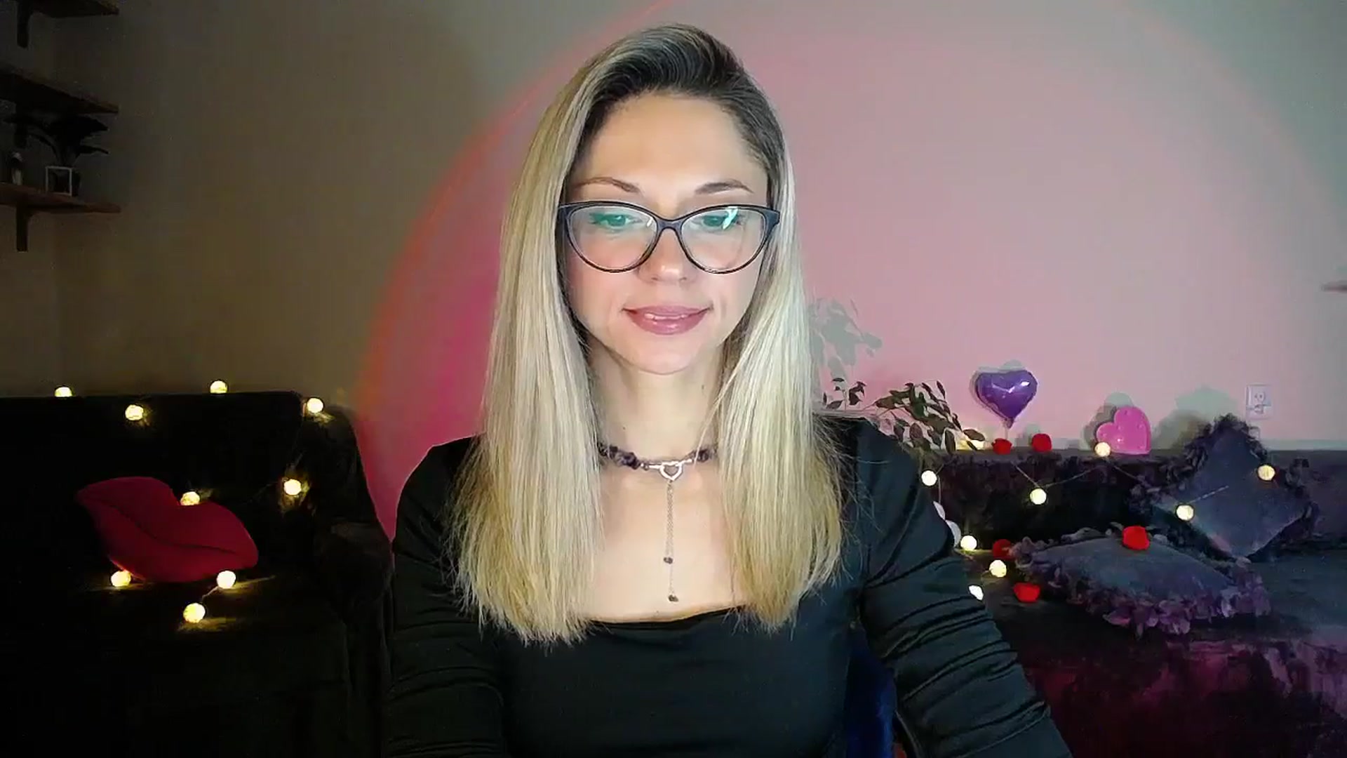 Gallery image thumbnail from Sunshine_alis's myfreecams stream on, 10/08/2025, 19:42 image 5 of 20