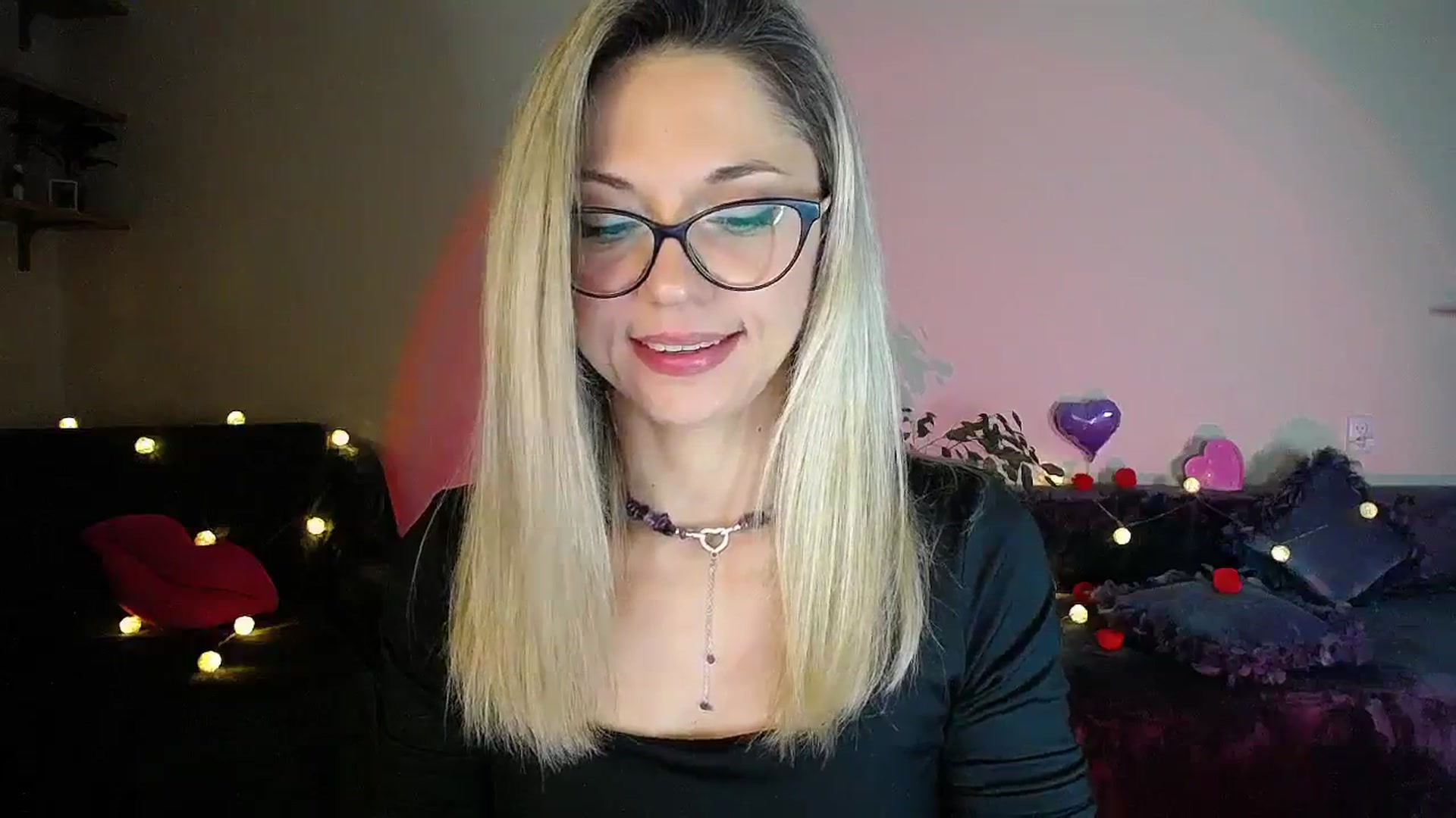 Gallery image thumbnail from Sunshine_alis's myfreecams stream on, 10/08/2025, 19:42 image 19 of 20
