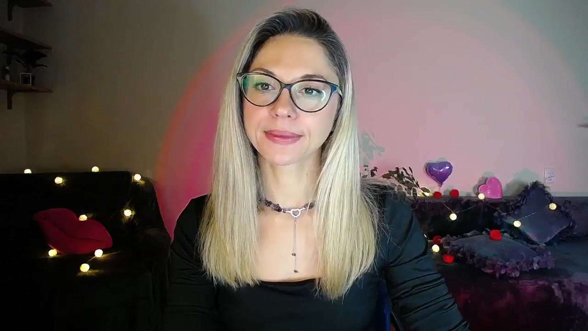 Gallery image thumbnail from Sunshine_alis's myfreecams stream on, 10/08/2025, 19:42 image 4 of 20