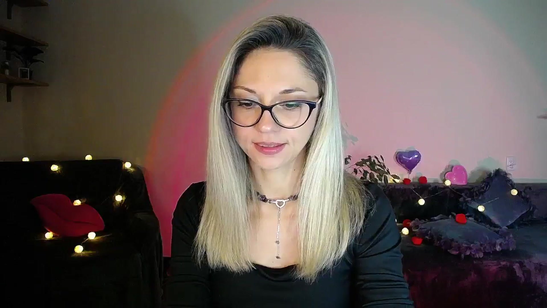 Gallery image thumbnail from Sunshine_alis's myfreecams stream on, 10/08/2025, 19:42 image 10 of 20