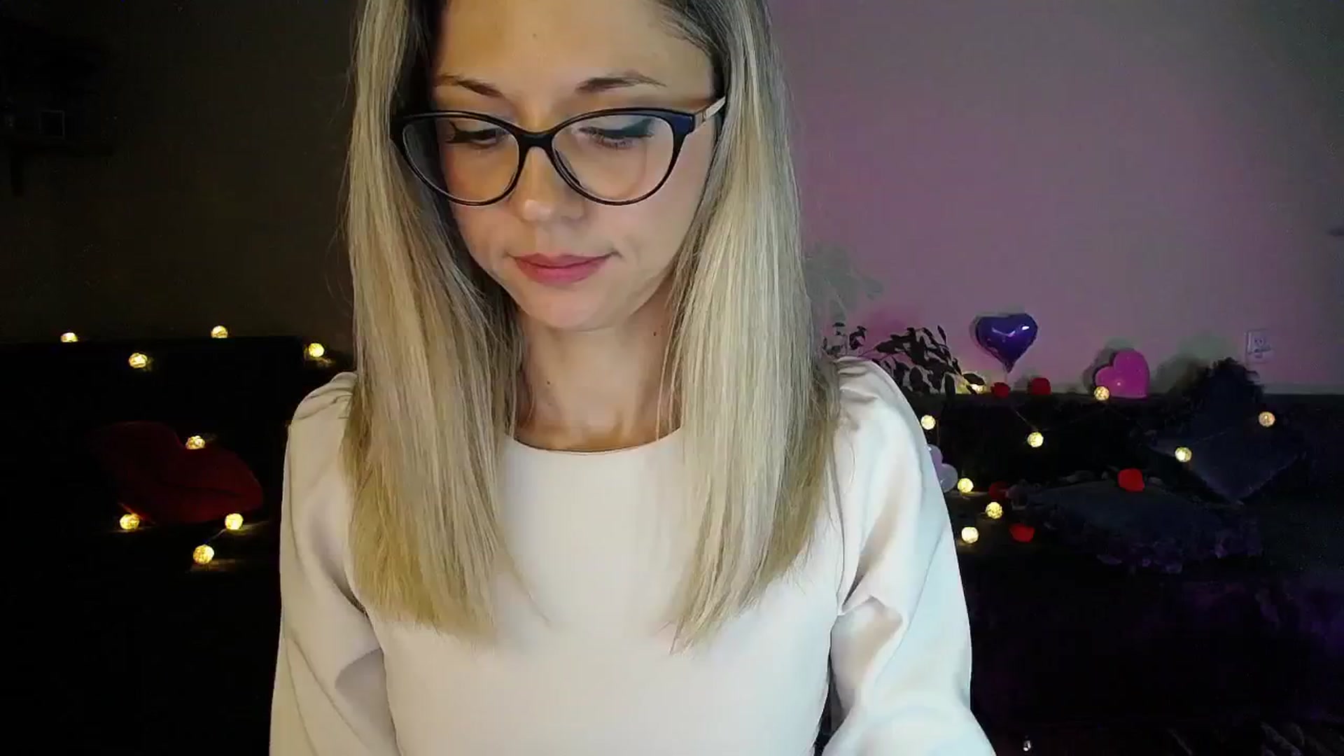 Gallery image thumbnail from Sunshine_alis's myfreecams stream on, 10/09/2025, 19:46 image 11 of 20
