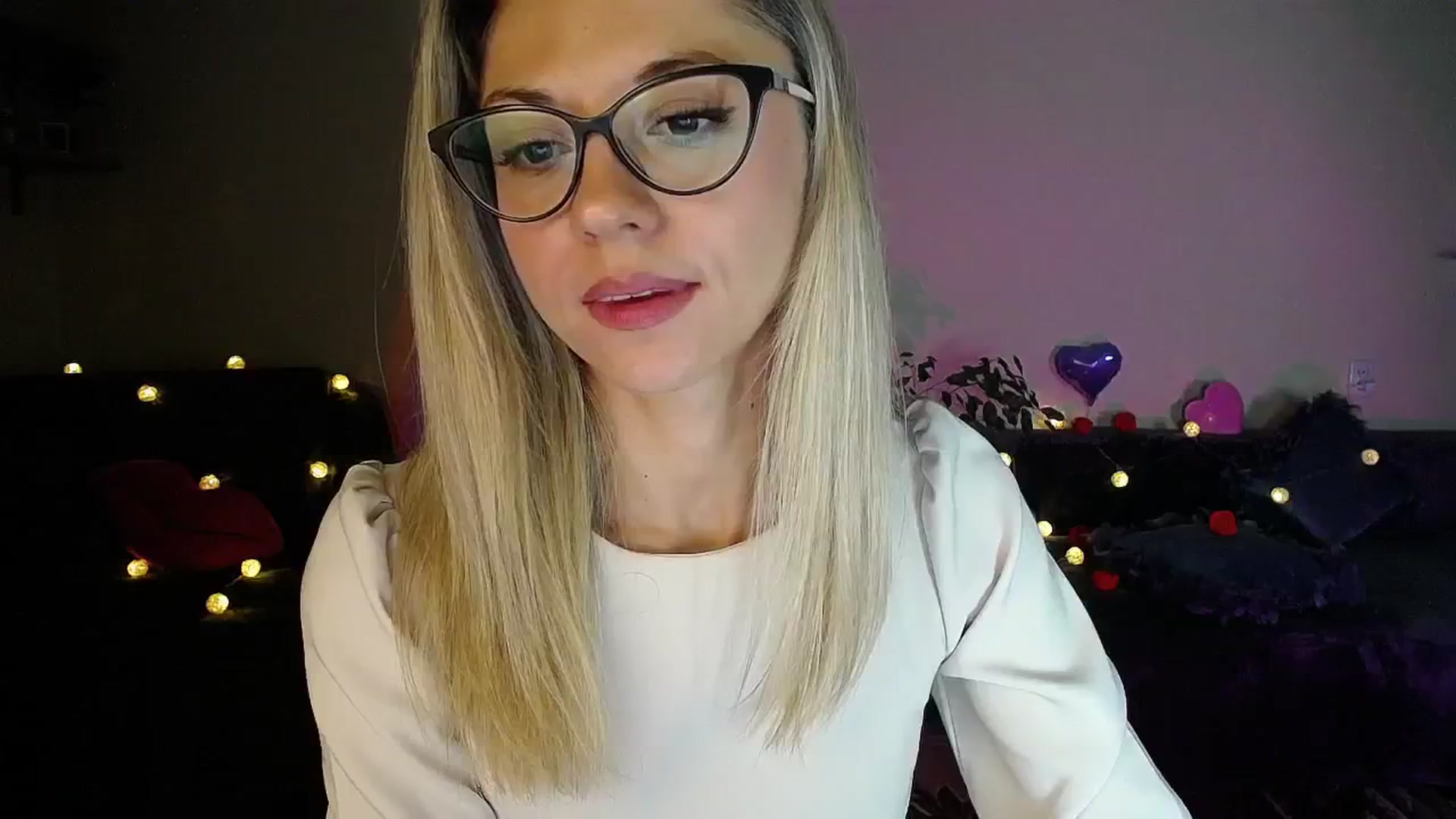 Gallery image thumbnail from Sunshine_alis's myfreecams stream on, 10/09/2025, 19:46 image 2 of 20