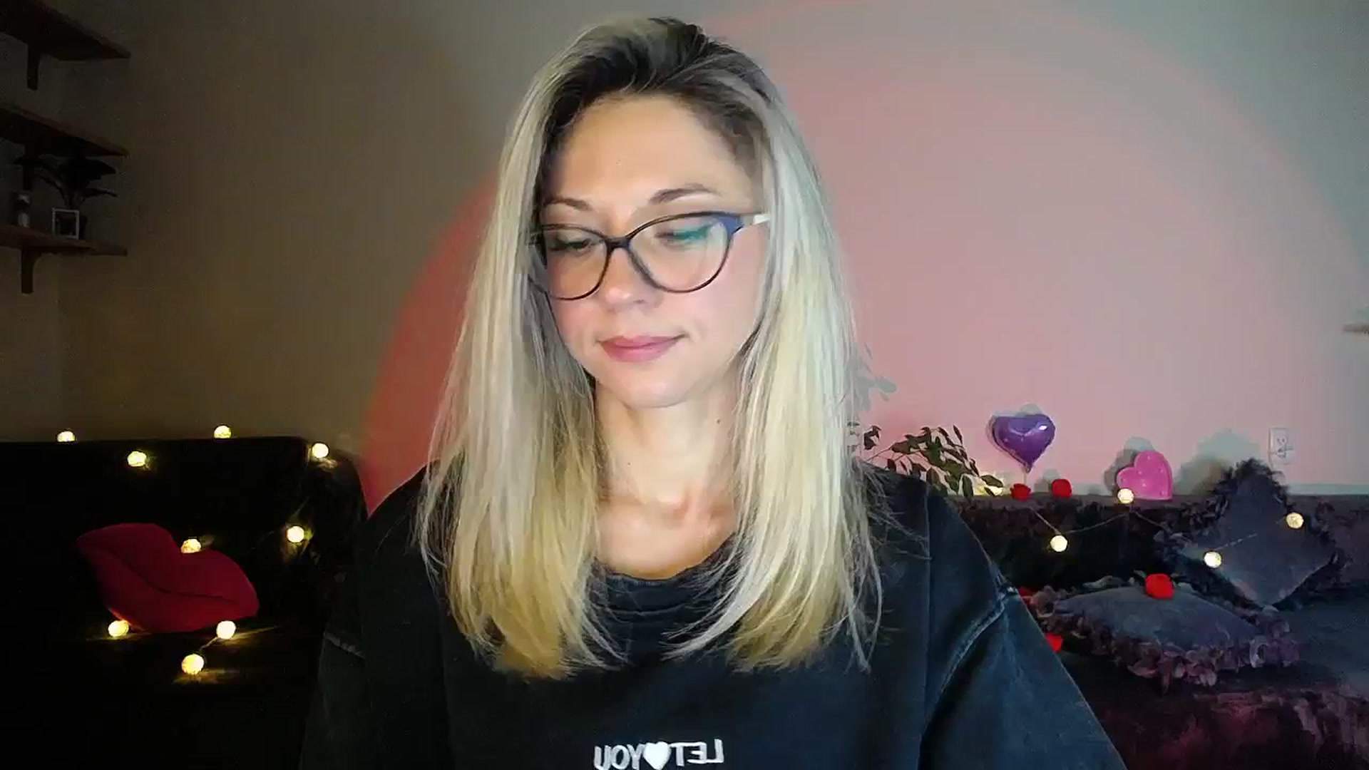 Gallery image thumbnail from Sunshine_alis's myfreecams stream on, 10/10/2025, 18:47 image 6 of 20