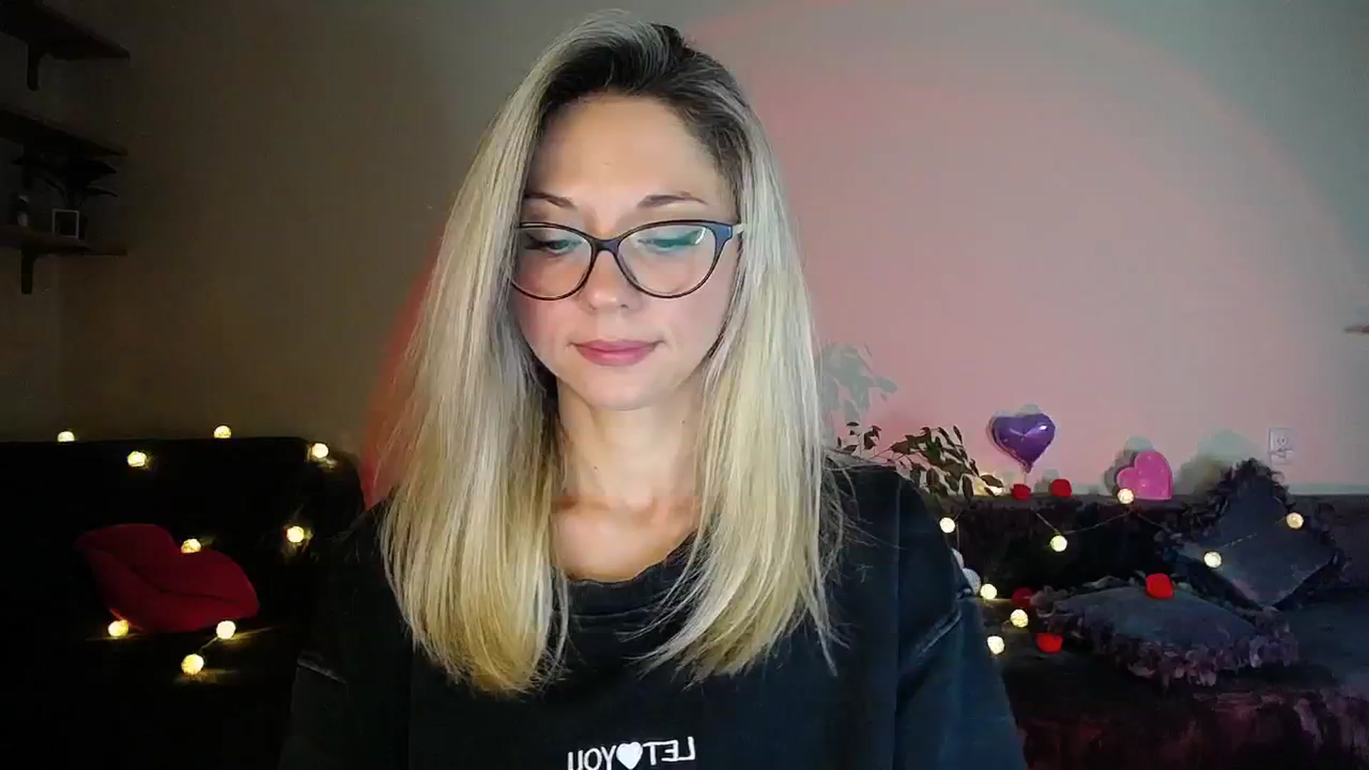 Gallery image thumbnail from Sunshine_alis's myfreecams stream on, 10/10/2025, 18:47 image 8 of 20