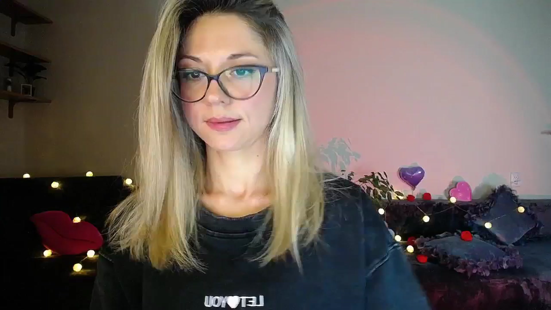 Gallery image thumbnail from Sunshine_alis's myfreecams stream on, 10/10/2025, 18:47 image 14 of 20