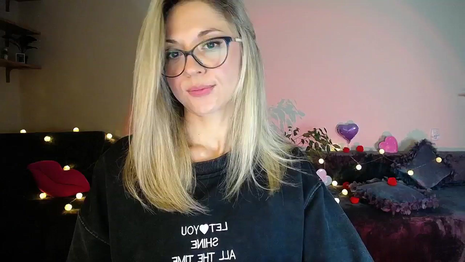 Gallery image thumbnail from Sunshine_alis's myfreecams stream on, 10/10/2025, 18:47 image 20 of 20