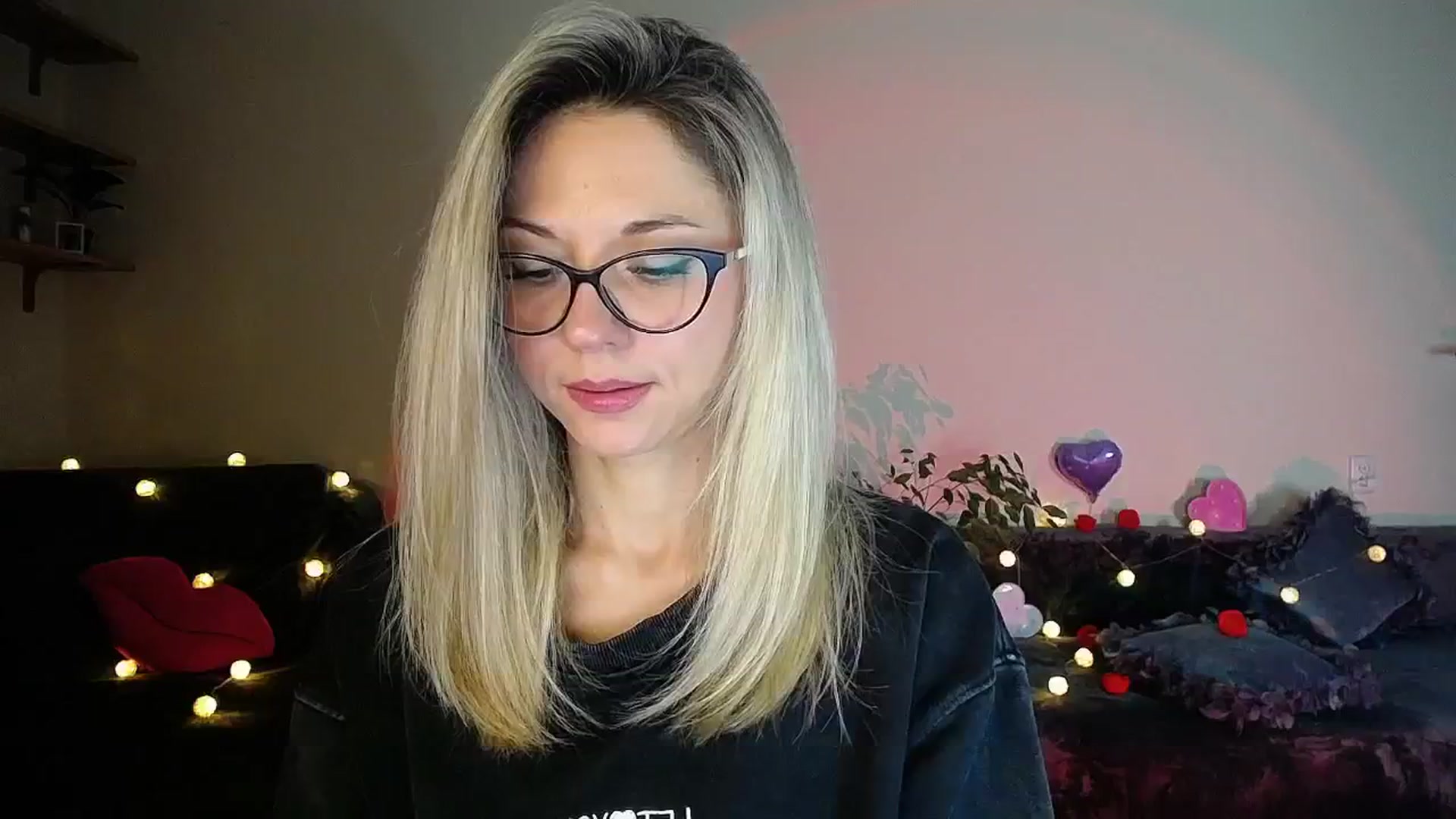 Gallery image thumbnail from Sunshine_alis's myfreecams stream on, 10/10/2025, 18:47 image 2 of 20