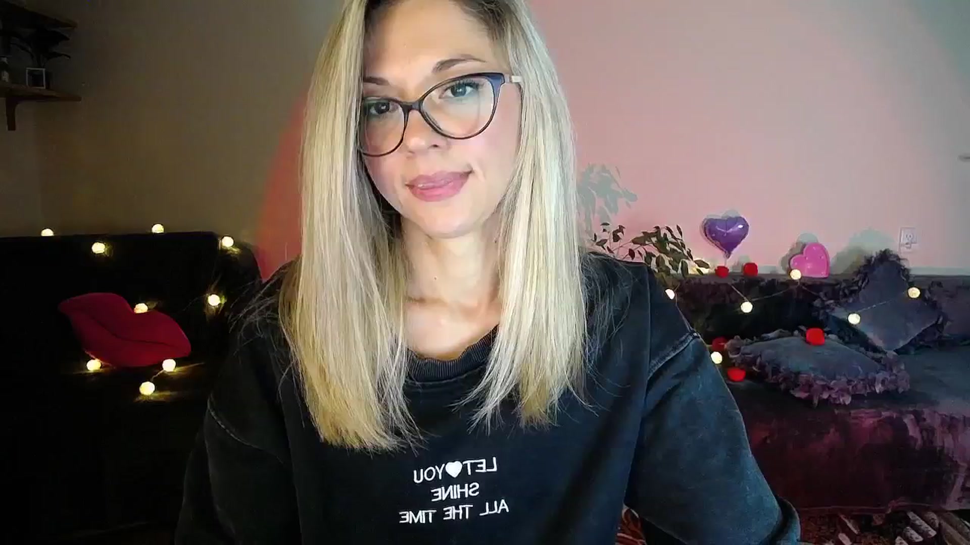 Gallery image thumbnail from Sunshine_alis's myfreecams stream on, 10/10/2025, 18:47 image 17 of 20