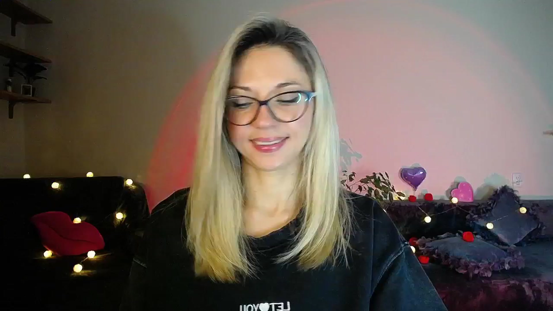 Gallery image thumbnail from Sunshine_alis's myfreecams stream on, 10/10/2025, 18:47 image 3 of 20