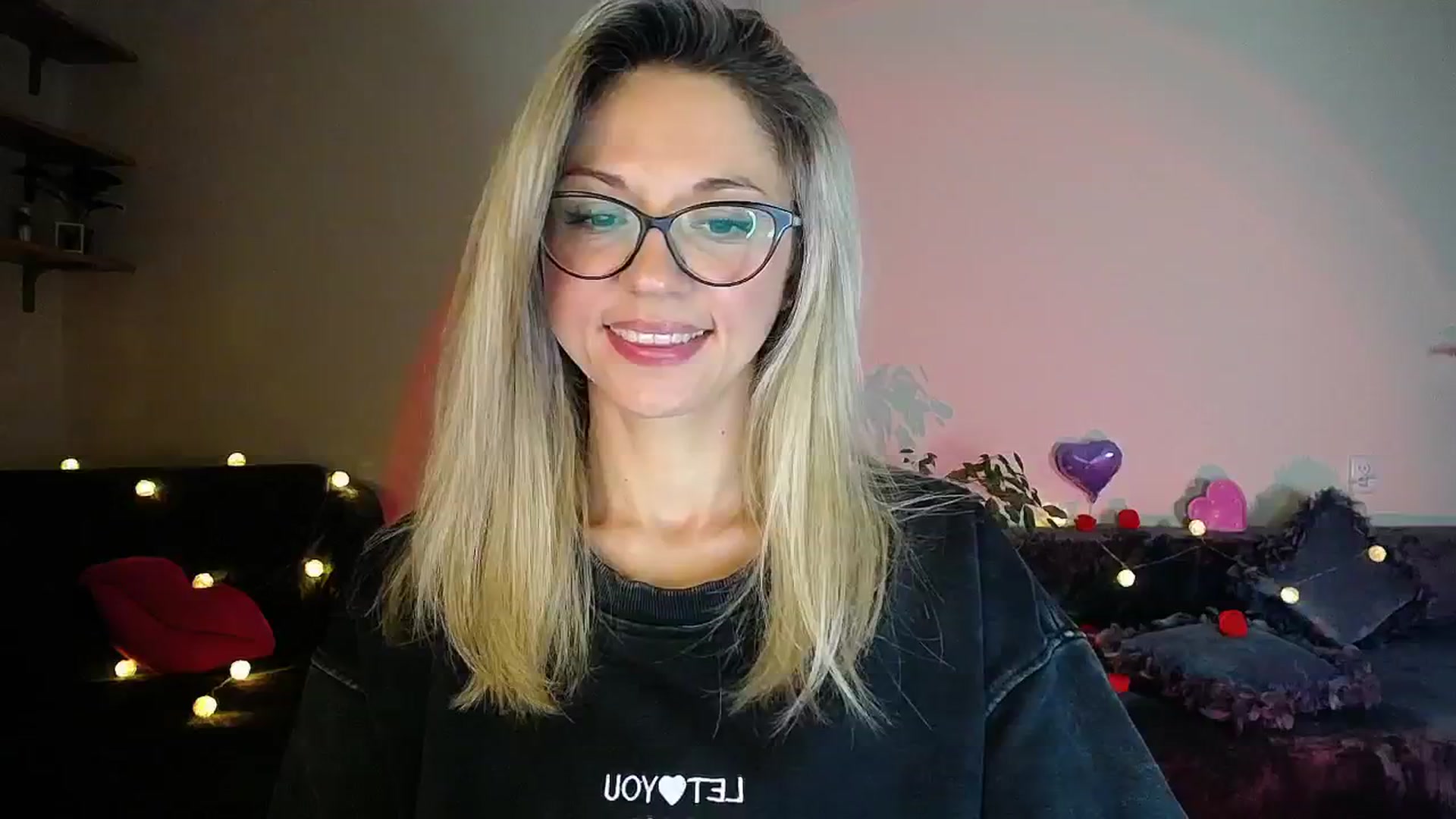 Gallery image thumbnail from Sunshine_alis's myfreecams stream on, 10/10/2025, 18:47 image 15 of 20