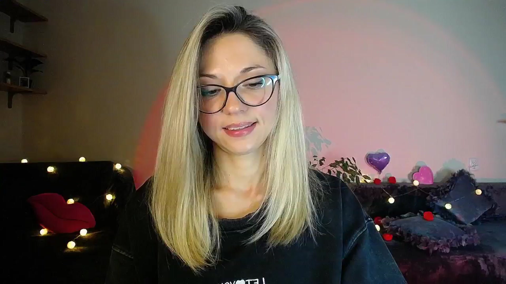 Gallery image thumbnail from Sunshine_alis's myfreecams stream on, 10/10/2025, 18:47 image 9 of 20