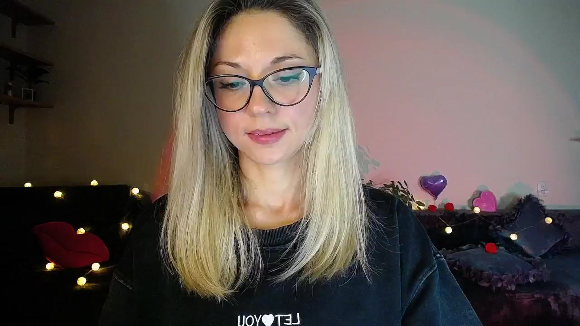 Gallery image thumbnail from Sunshine_alis's myfreecams stream on, 10/10/2025, 18:47 image 12 of 20