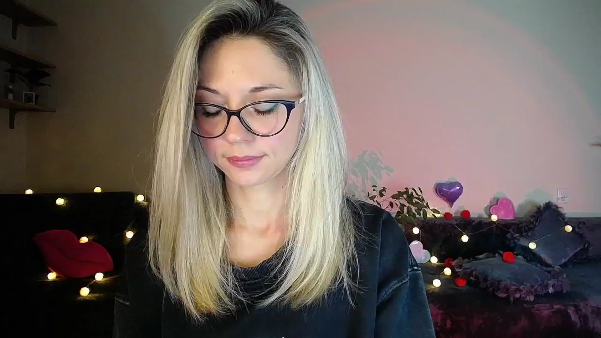 Gallery image thumbnail from Sunshine_alis's myfreecams stream on, 10/10/2025, 18:47 image 7 of 20