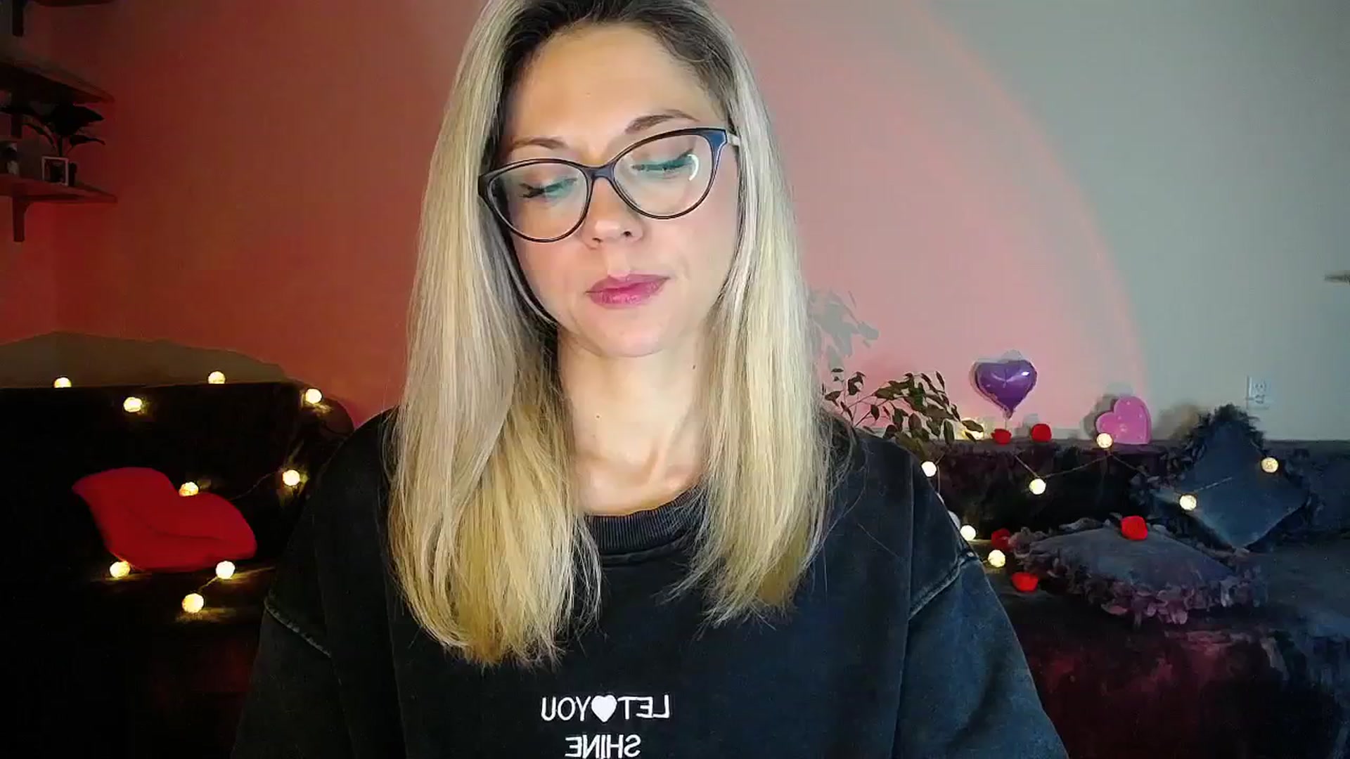 Gallery image thumbnail from Sunshine_alis's myfreecams stream on, 10/10/2025, 19:56 image 8 of 20