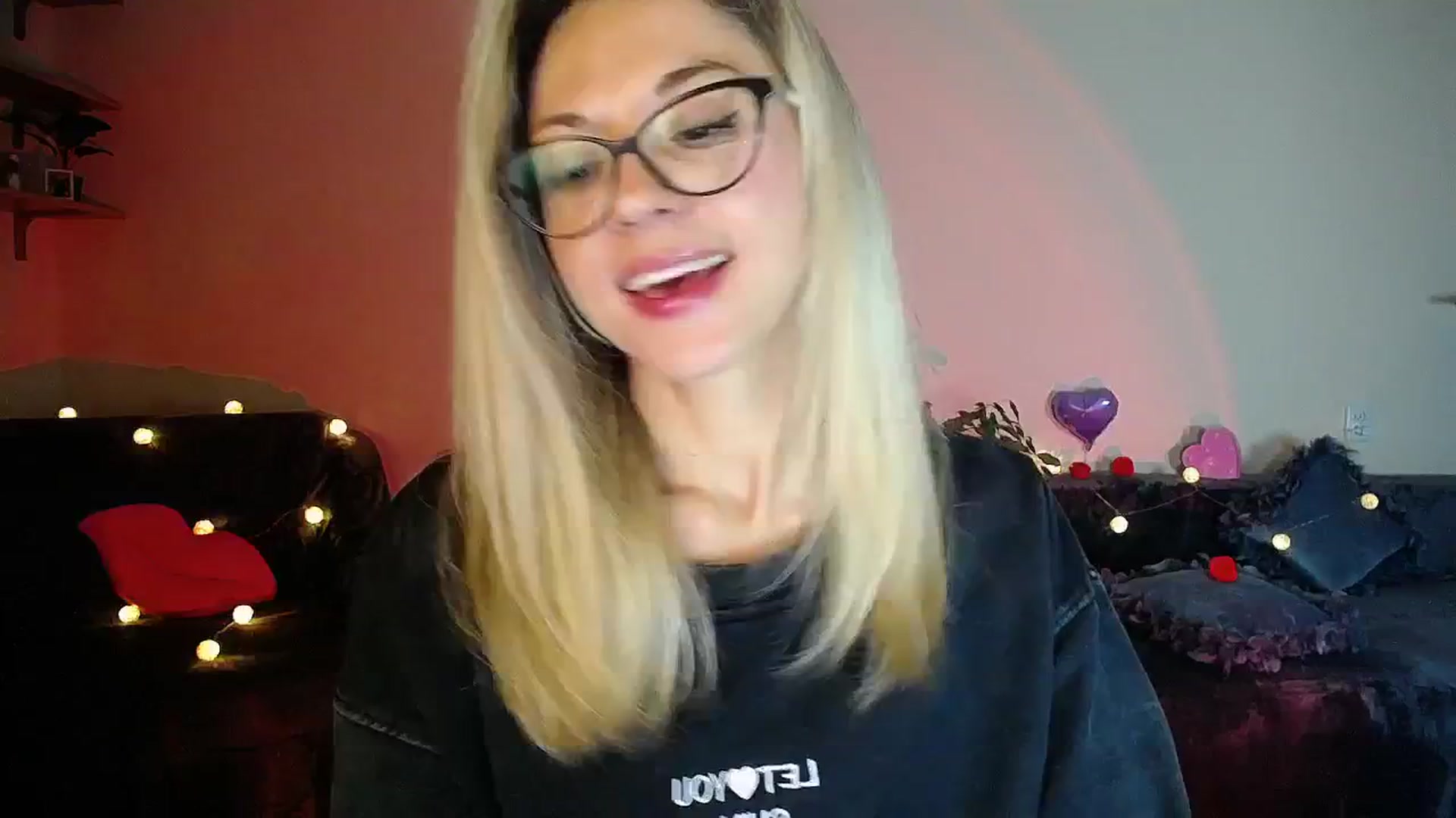 Gallery image thumbnail from Sunshine_alis's myfreecams stream on, 10/10/2025, 19:56 image 6 of 20