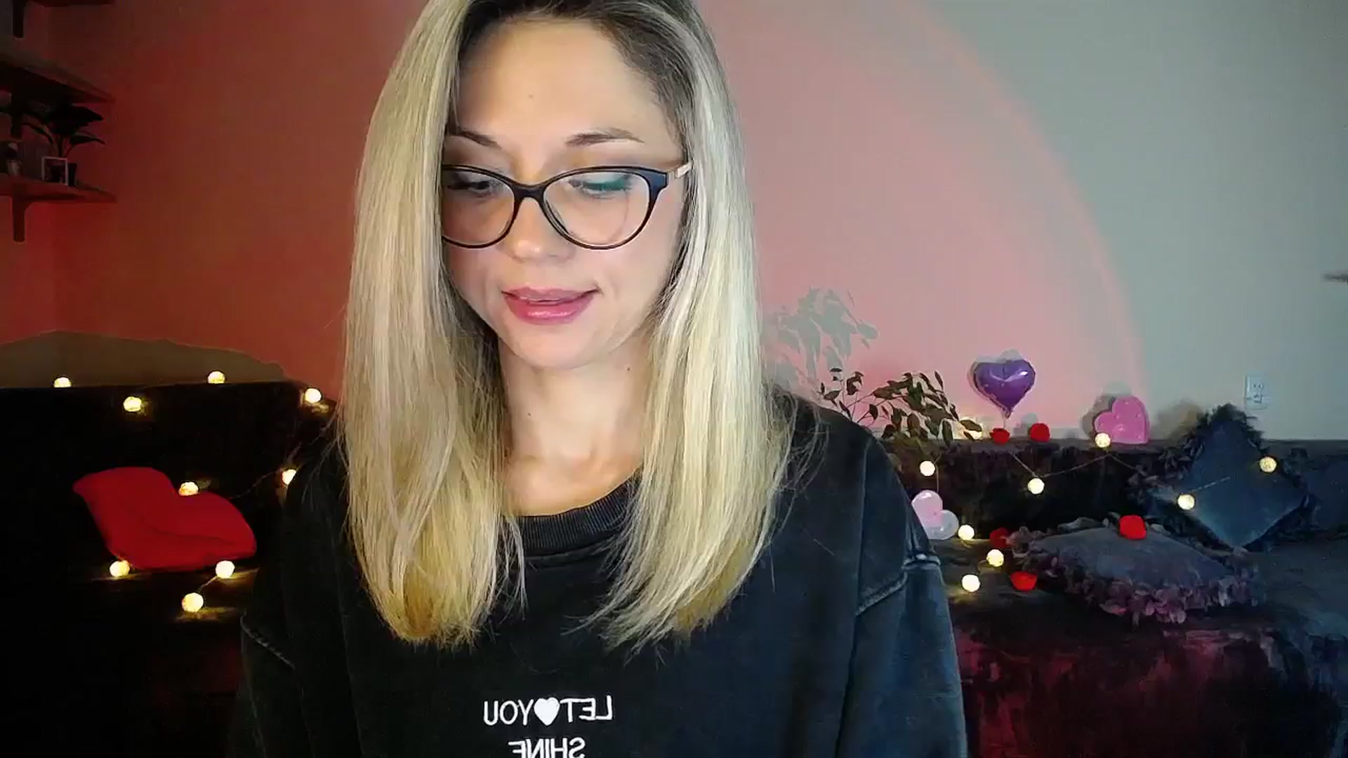 Gallery image thumbnail from Sunshine_alis's myfreecams stream on, 10/10/2025, 19:56 image 9 of 20