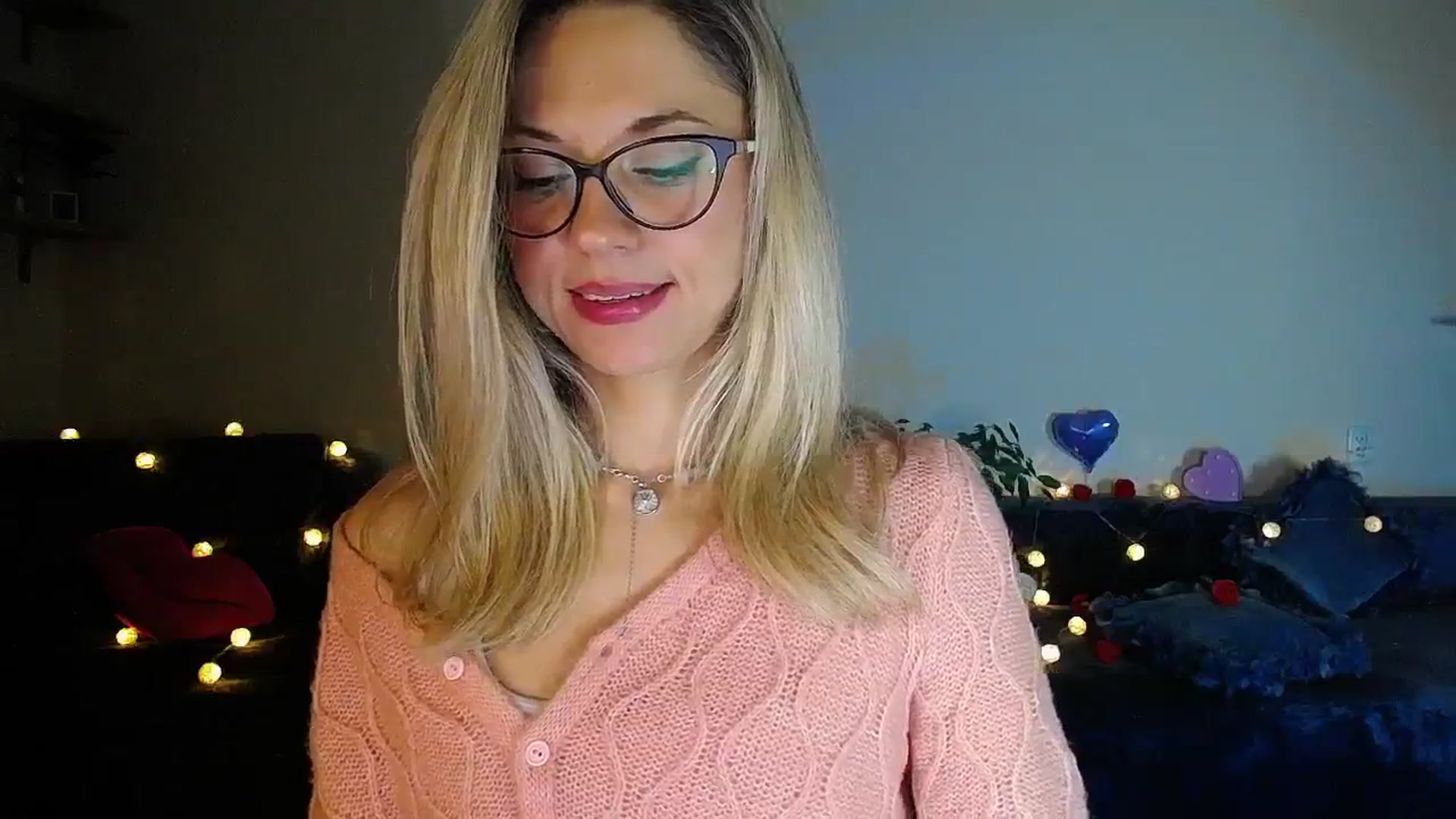 Gallery image thumbnail from Sunshine_alis's myfreecams stream on, 10/11/2025, 17:04 image 13 of 20