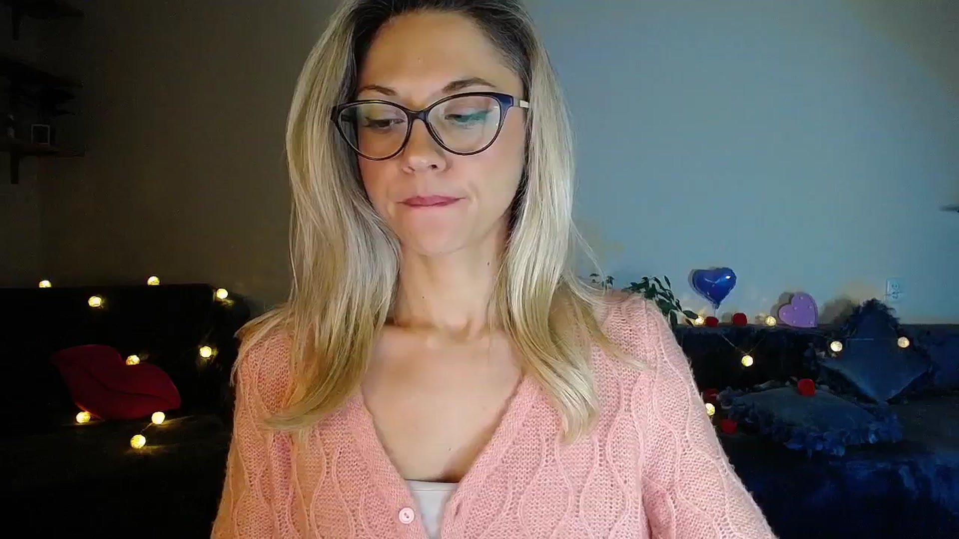 Gallery image thumbnail from Sunshine_alis's myfreecams stream on, 10/11/2025, 19:40 image 17 of 20