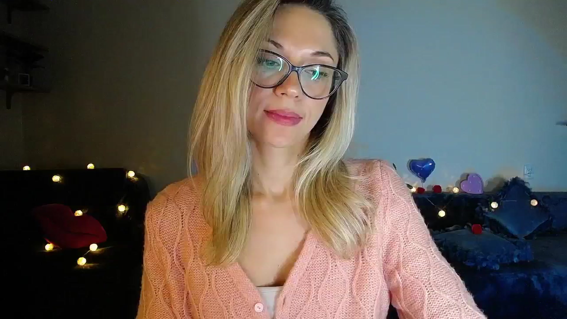 Gallery image thumbnail from Sunshine_alis's myfreecams stream on, 10/11/2025, 19:40 image 12 of 20
